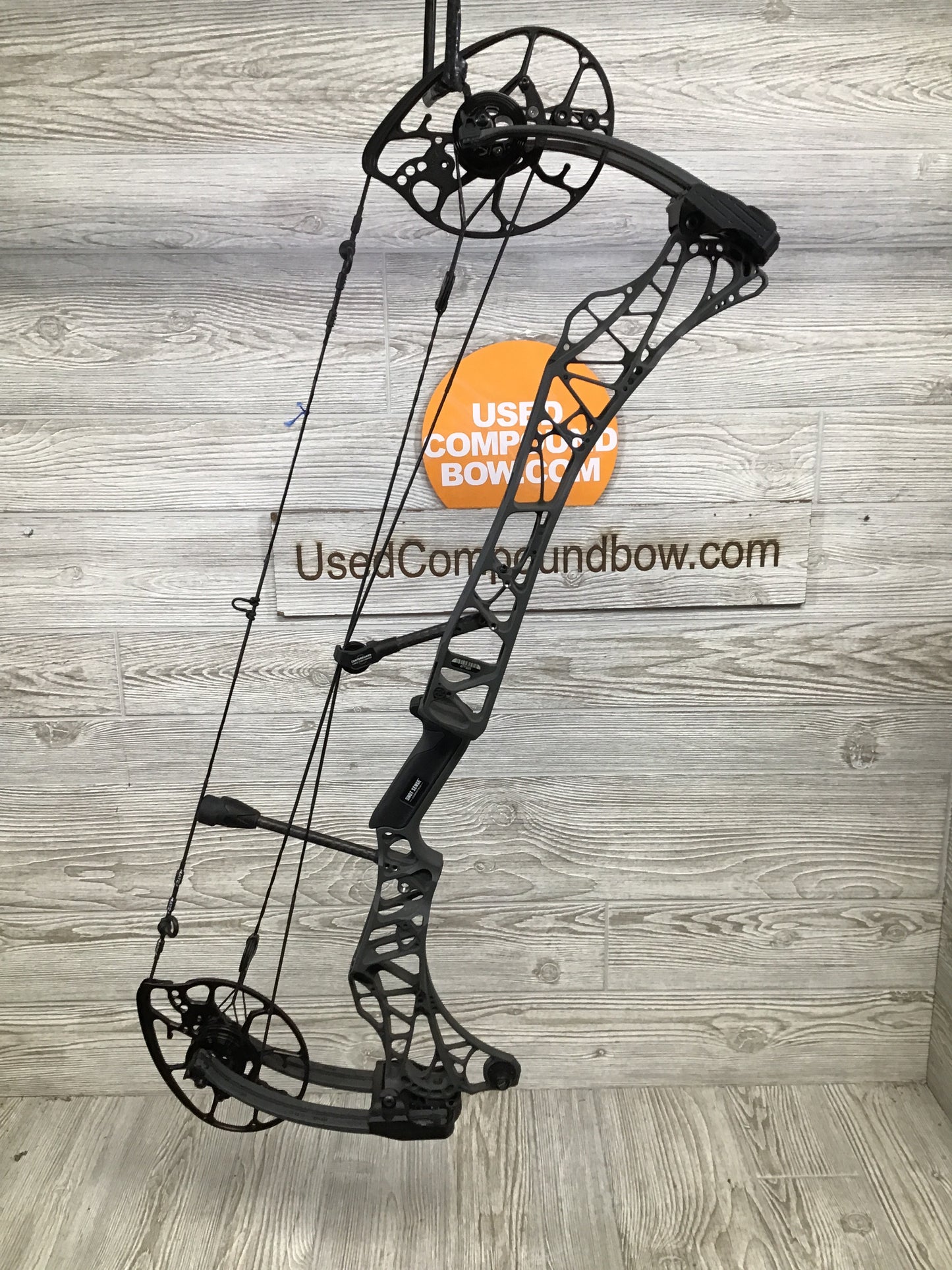 Used Mathews Lift X 29.5 Right Hand Shale 29/70