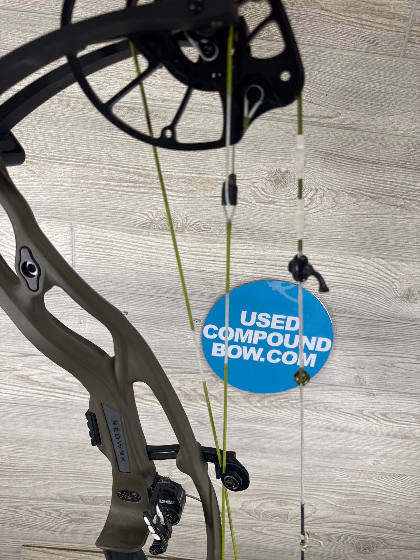 Hoyt RX-10 RH Wilderness with Black topo limbs w/mx2 rest 60-70lbs