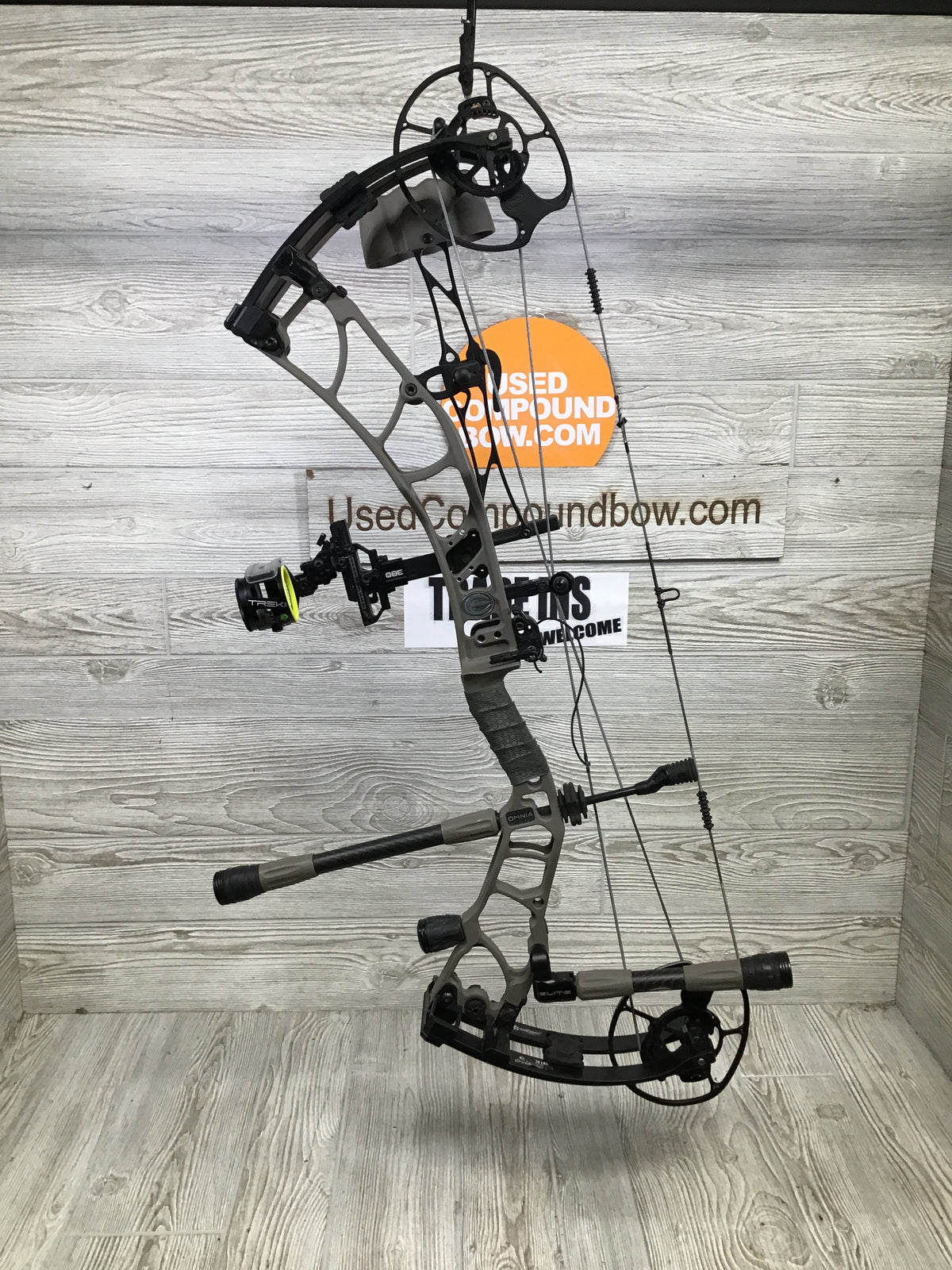 Used Elite Omnia Right Hand 70lb sienna brown package
