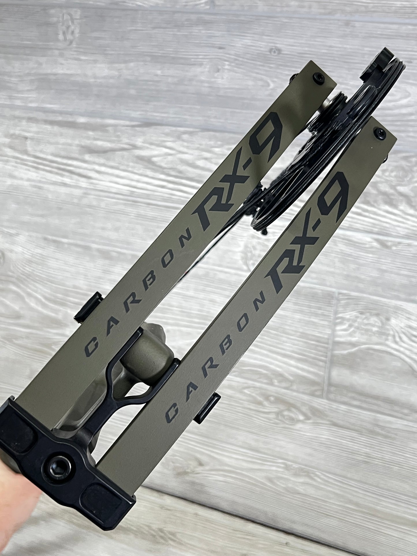 Used Hoyt RX-9 Ultra Right Handed 60-70# Wilderness 27.5/70