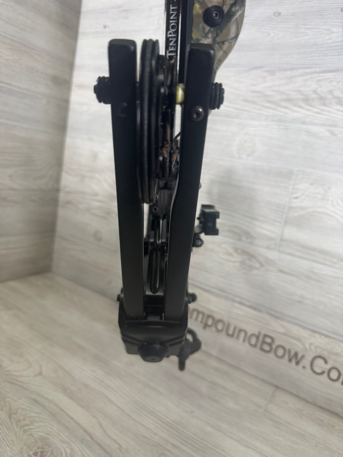 Used Tenpoint Vapor Crossbow w/ Case