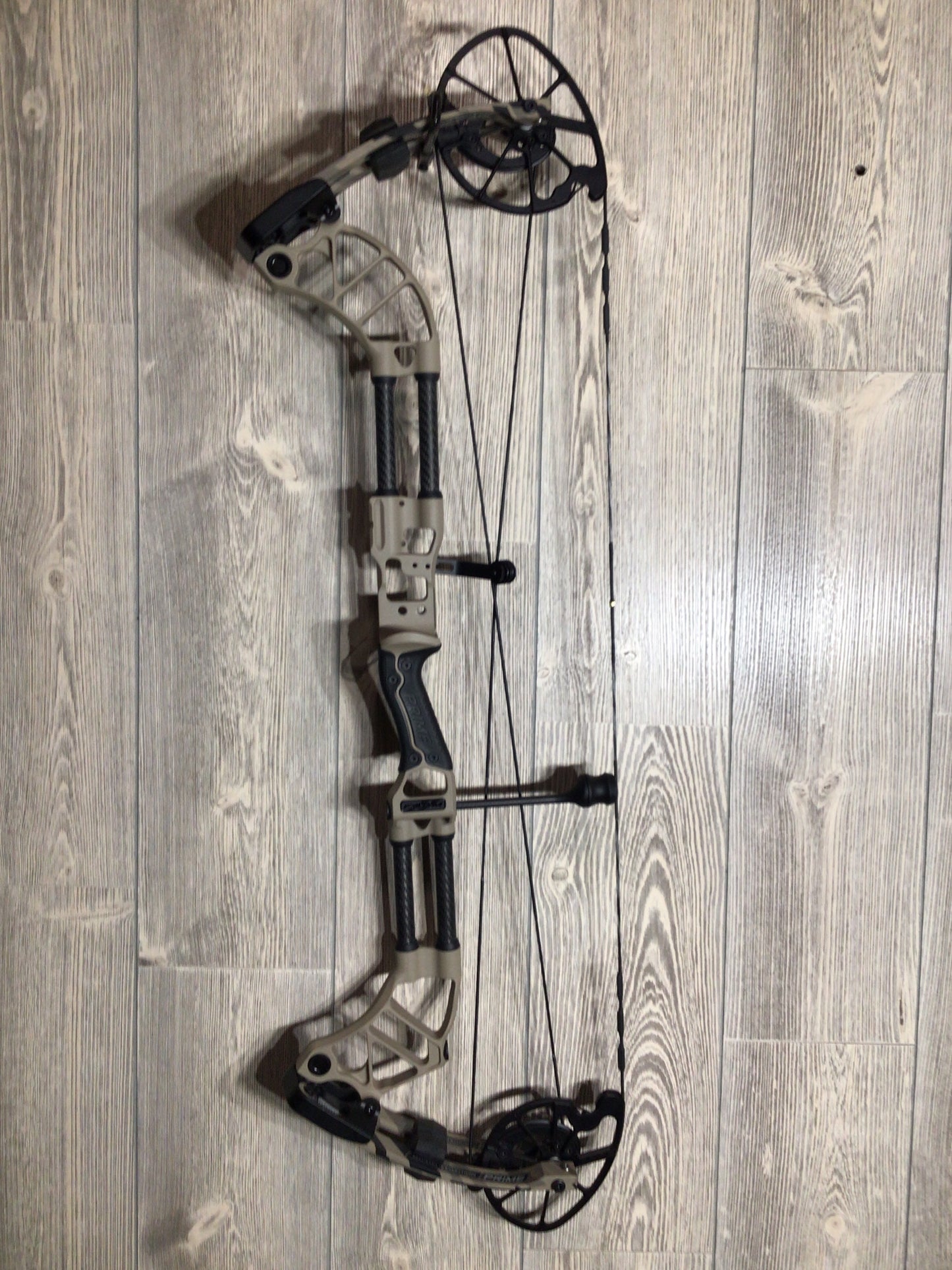 Prime Form 34 RH 70# 30.5" Ridge Rock