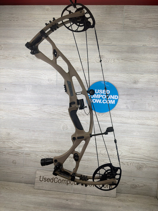 Used Hoyt Carbon RX-7 28.5" 70lb Right Hand Buckskin Bow w/Schaefer XV Rest