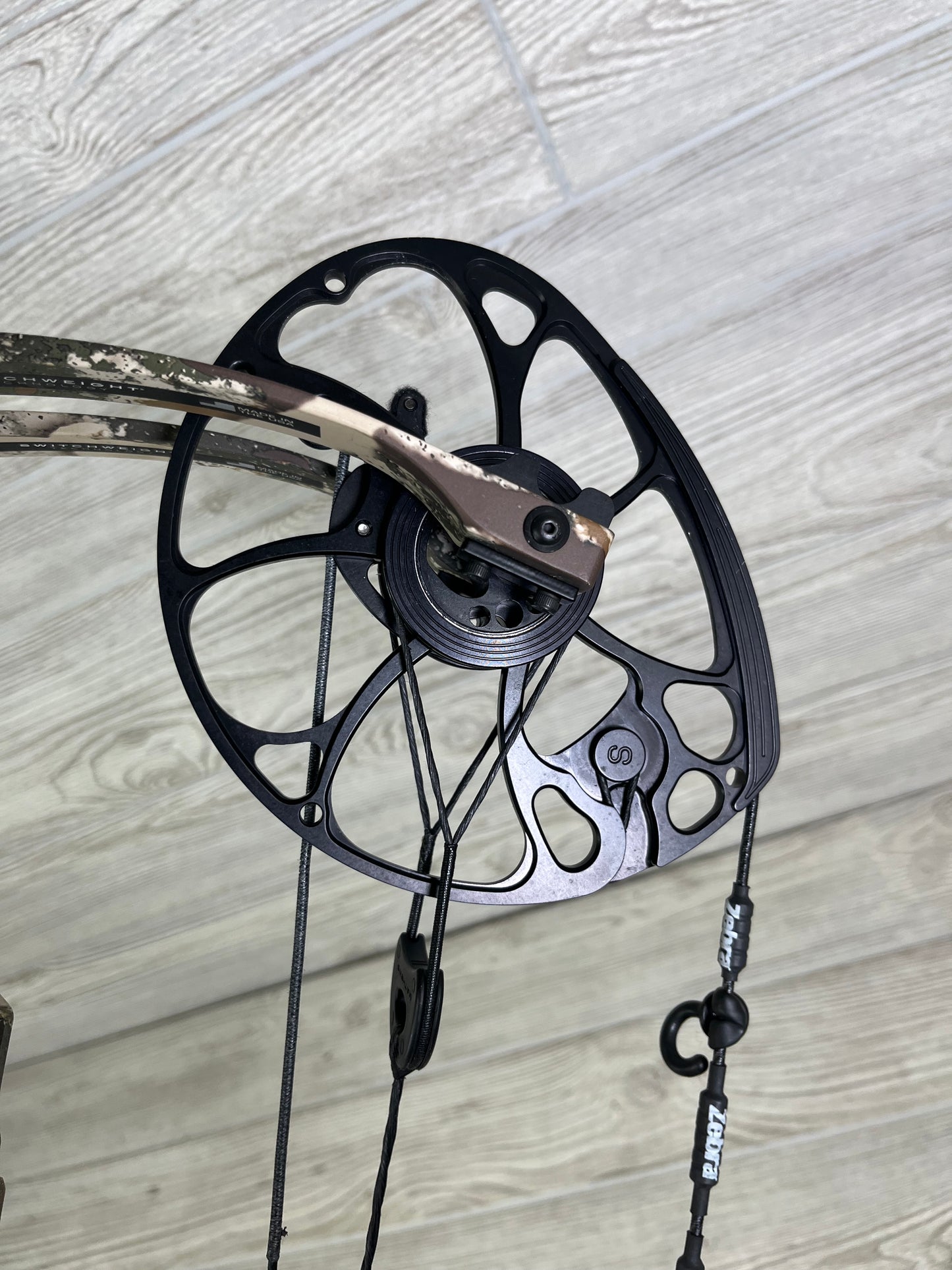 Used Mathews V3 31 Right Hand First Lite LOADED Package