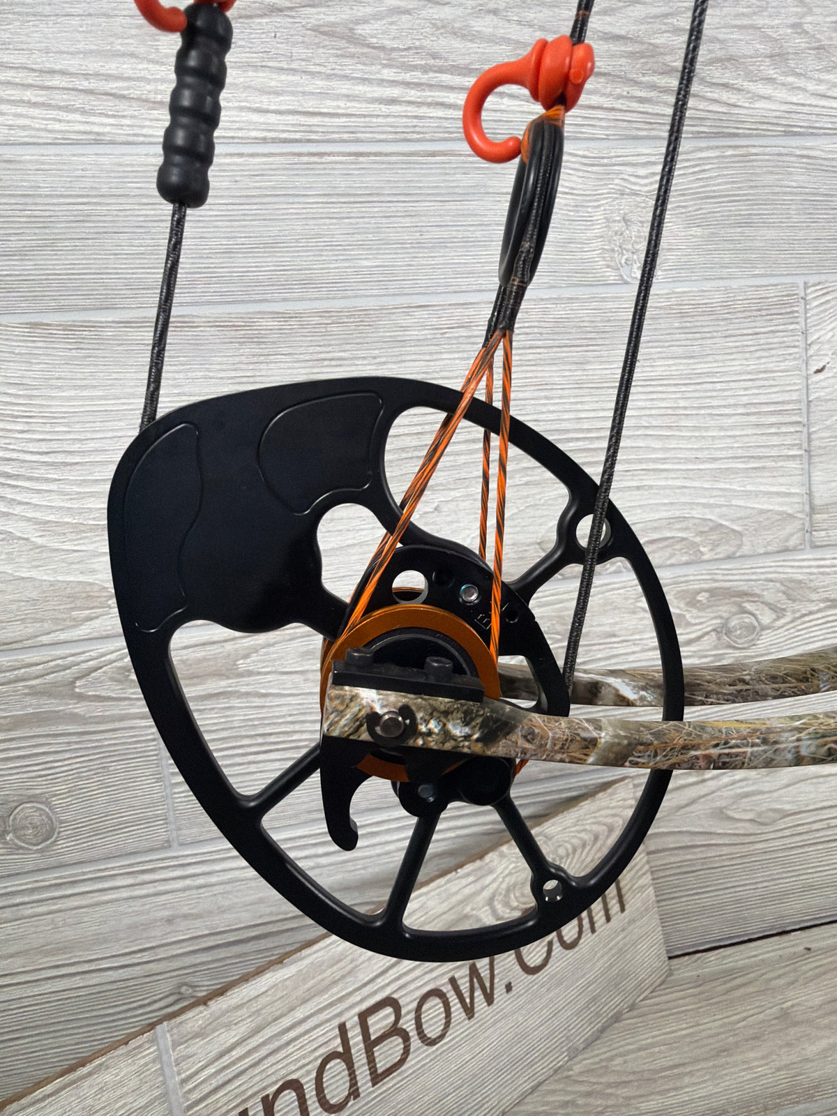 Used Mission Ballistic 28" 70lb Right Hand Camo Bow Pkg