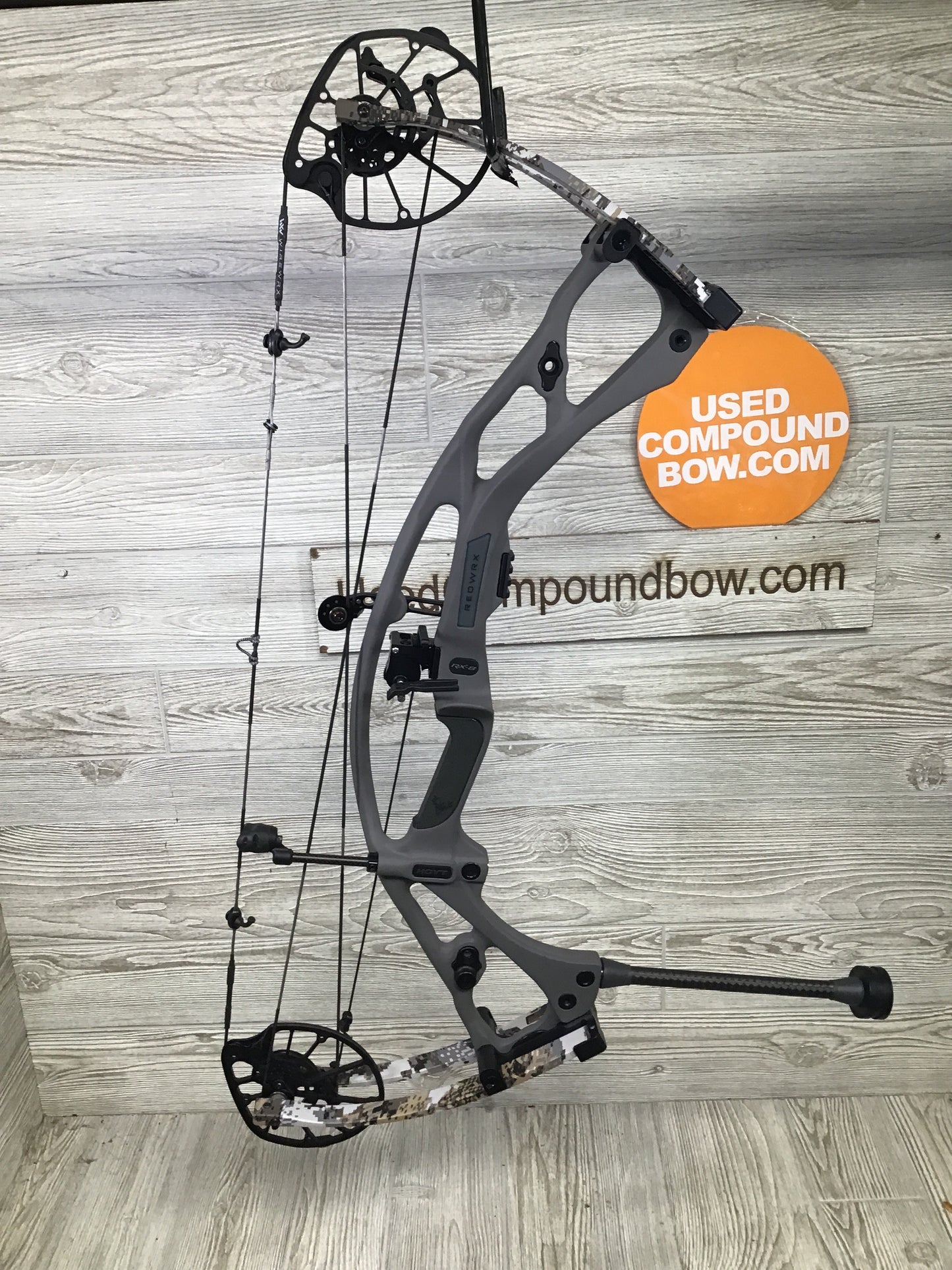 Hoyt RX-8 Left Handed Custom 40-50 lb Tombstone Riser - Elevated 2 Limbs Package