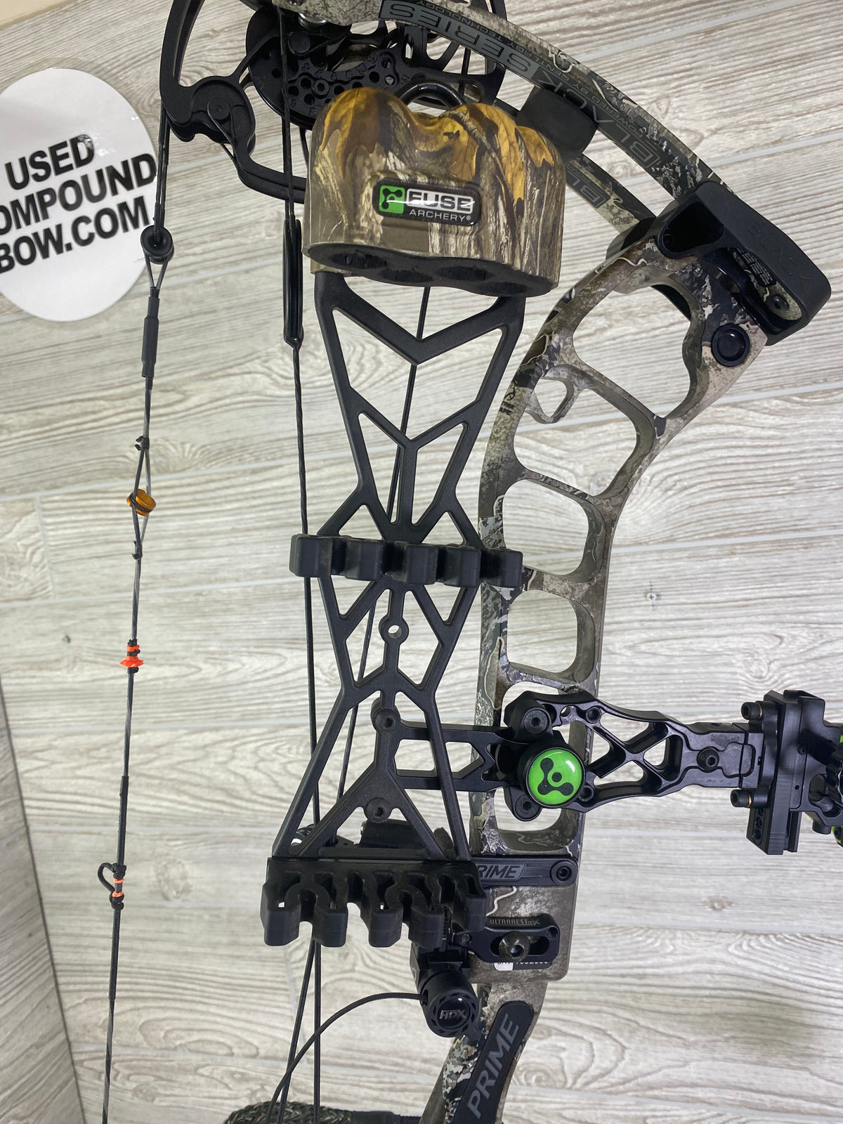 Prime Black 3 60-70# 25.5-31" Right Handed Realtree Escape Loaded