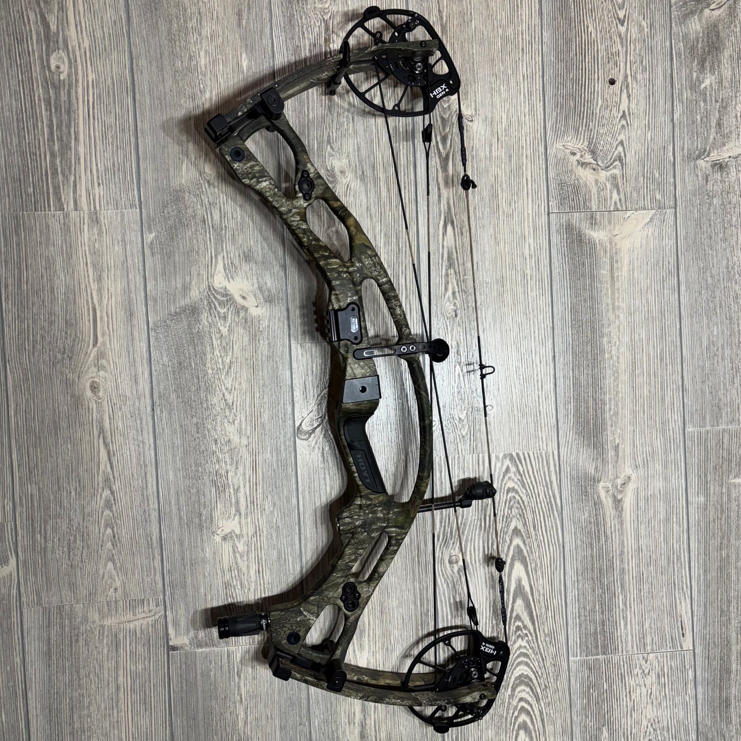 Used Hoyt RX-9 LH 70lb Realtree APX