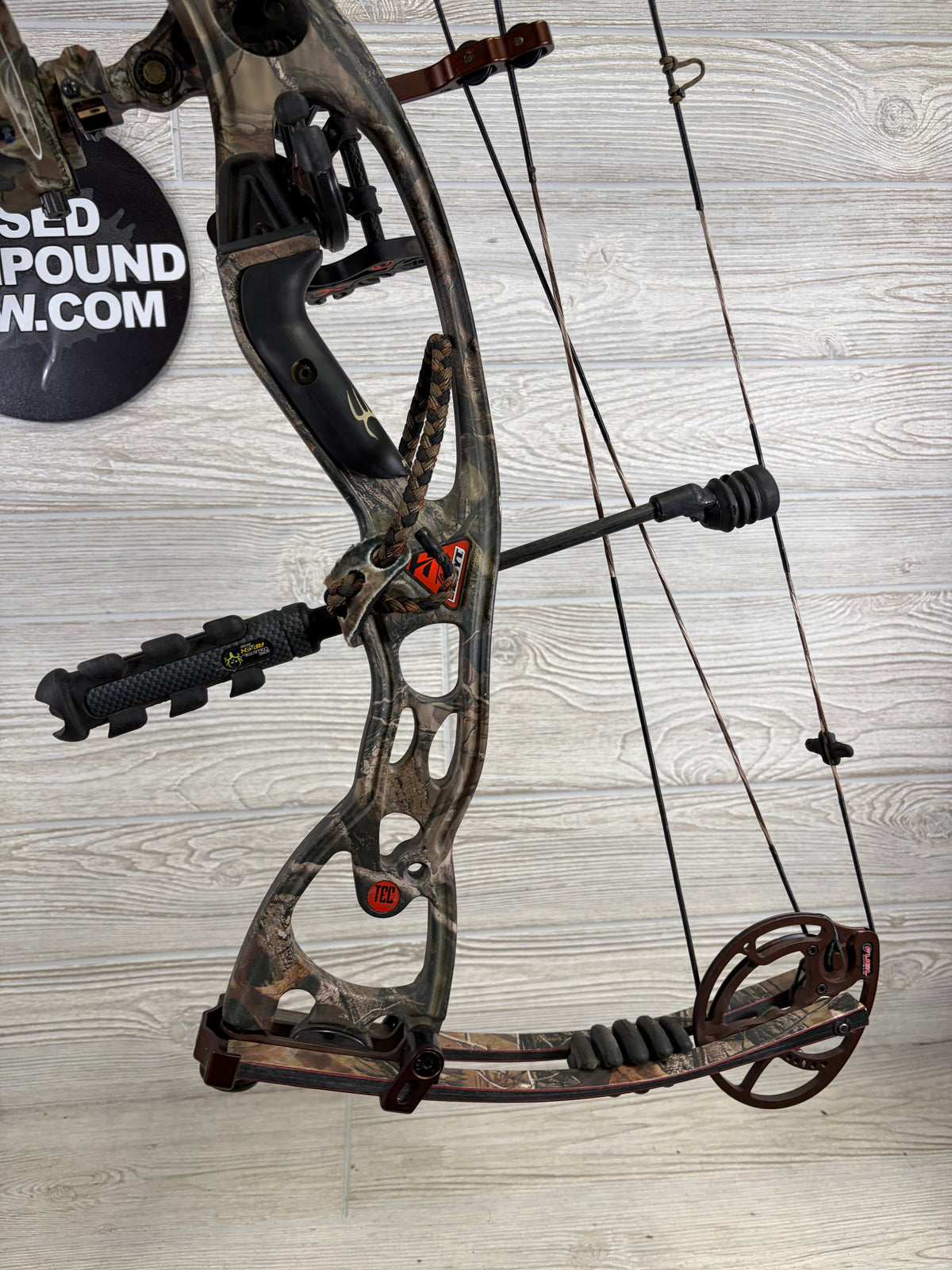 Used Hoyt Rampage XT RH PKG 29" 60-70lbs