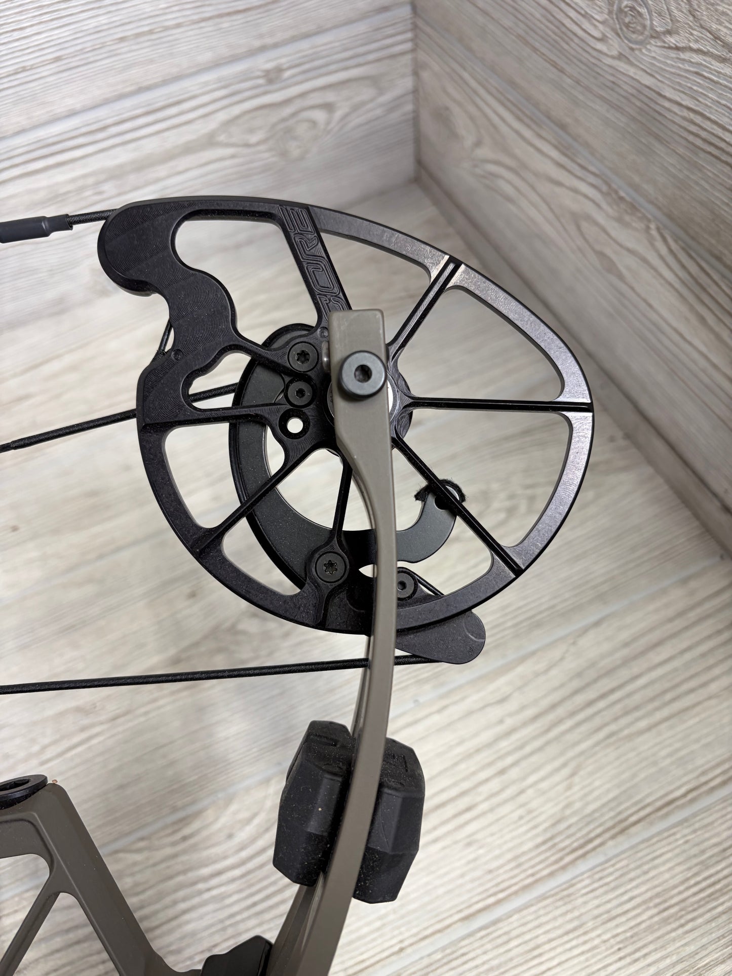 Used Prime Form 34 Right Handed 60-70lb Morel