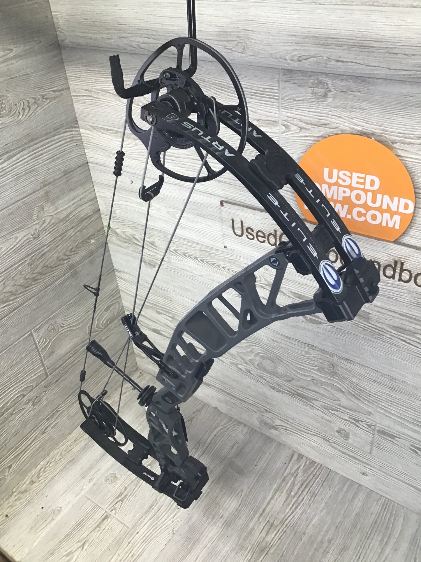 Elite Artus Right Handed Slate Gray 60-70lb