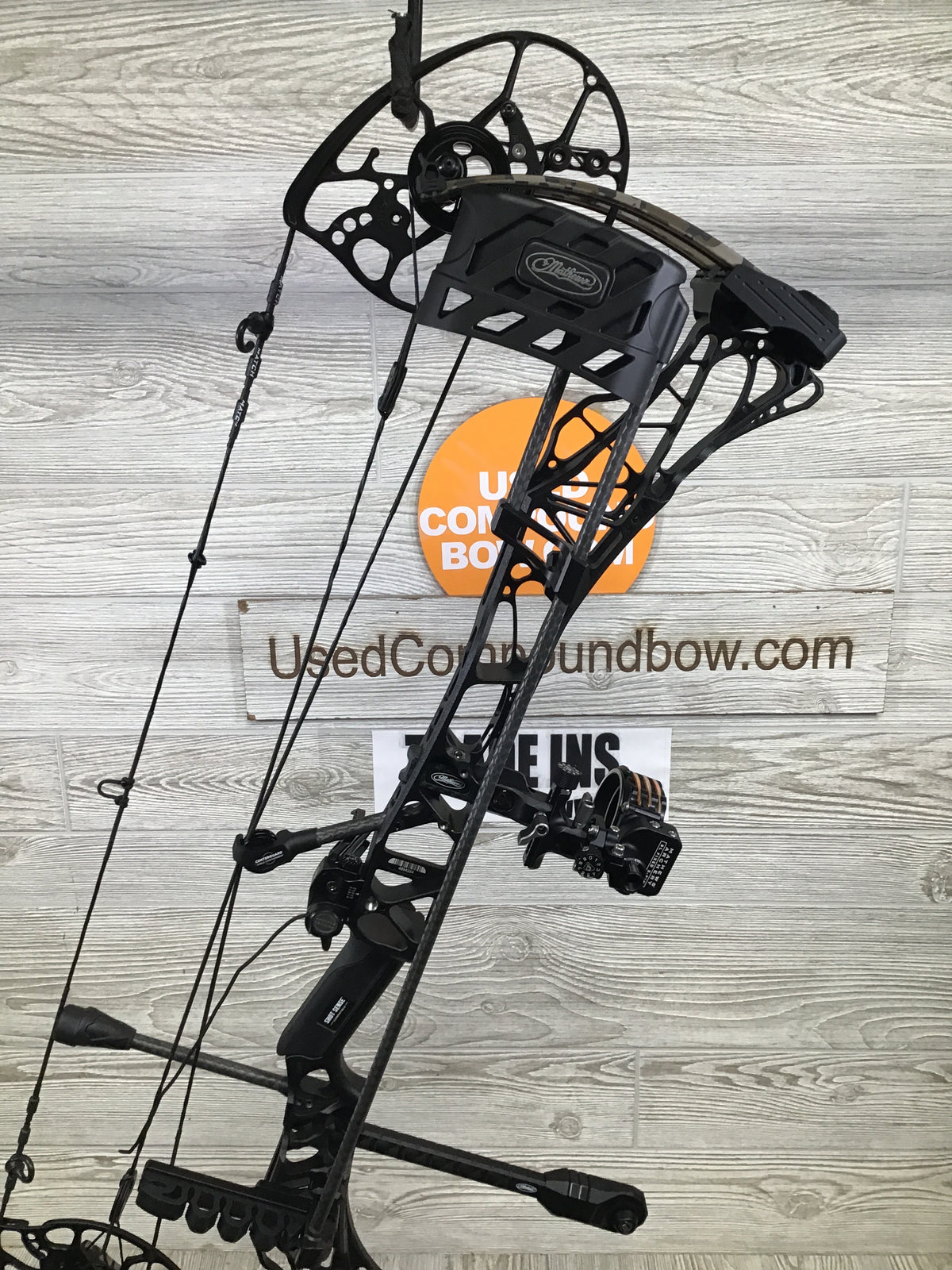 Used Mathews Lift X 29.5 Right Hand Black riser/Bottomlands limbs Loaded Bow Pkg