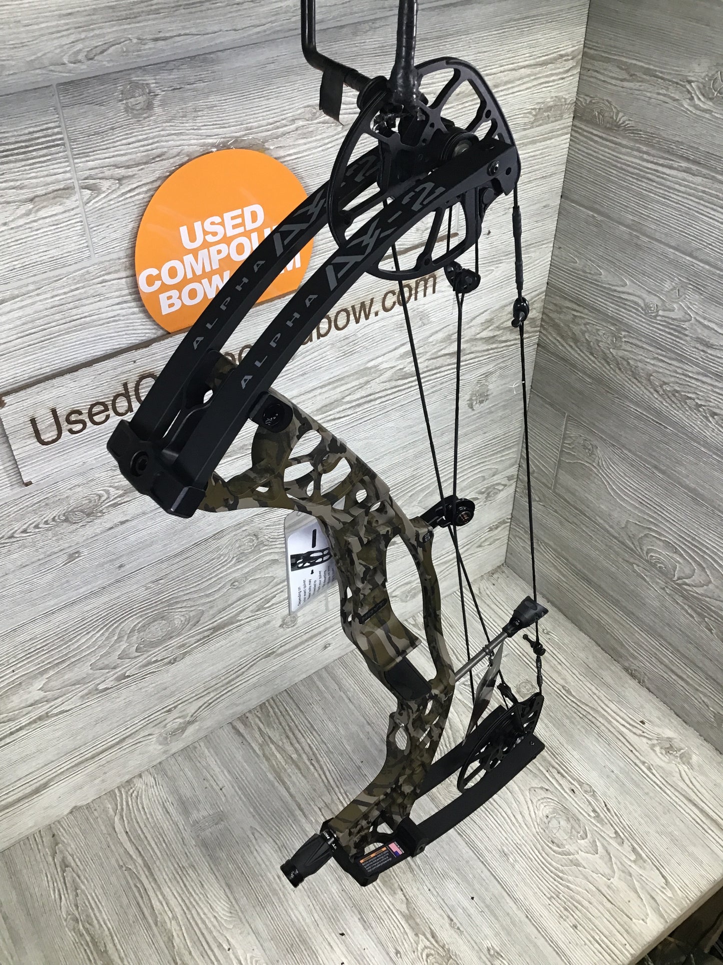 NEW Hoyt Alpha AX-2 29 Bottomlands Riser Black Limbs RH 50-60#/25-30