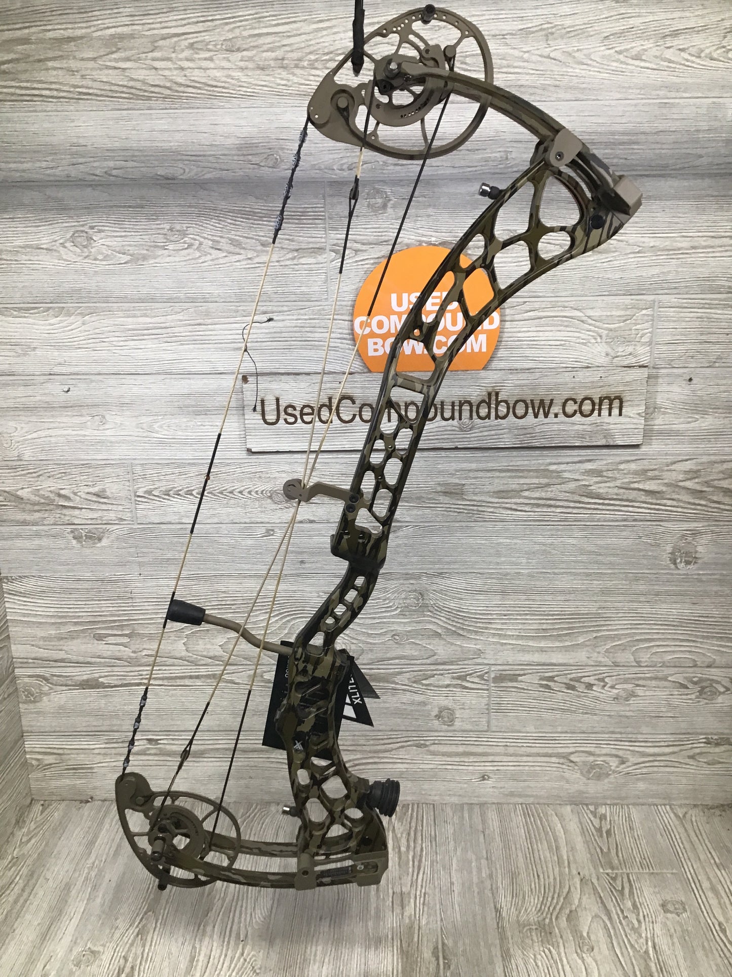 Xpedition Xlite 33 55-65# Mossy Oak Bottomlands 26"-31"