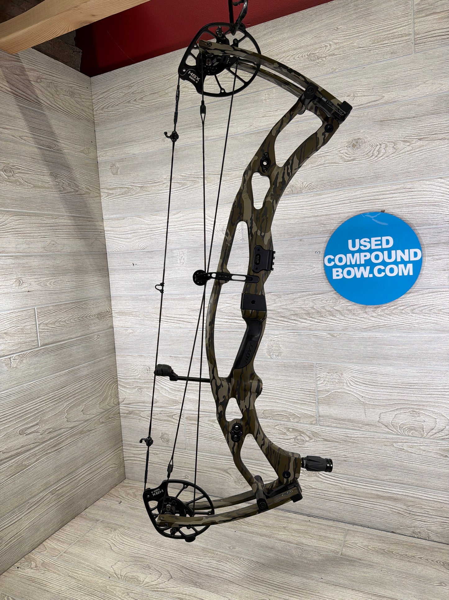 Hoyt RX-9 Ultra 30.5" 70lb Mossy Oak Bottomland Right Hand Bow