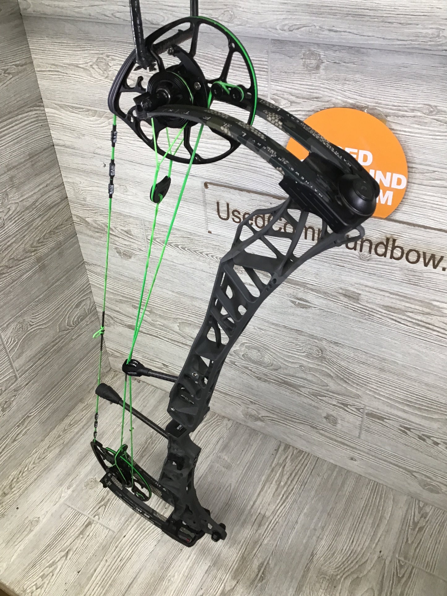 Used Mathews Lift X 33 RH Shale/ Kuiu Limbs 29/70