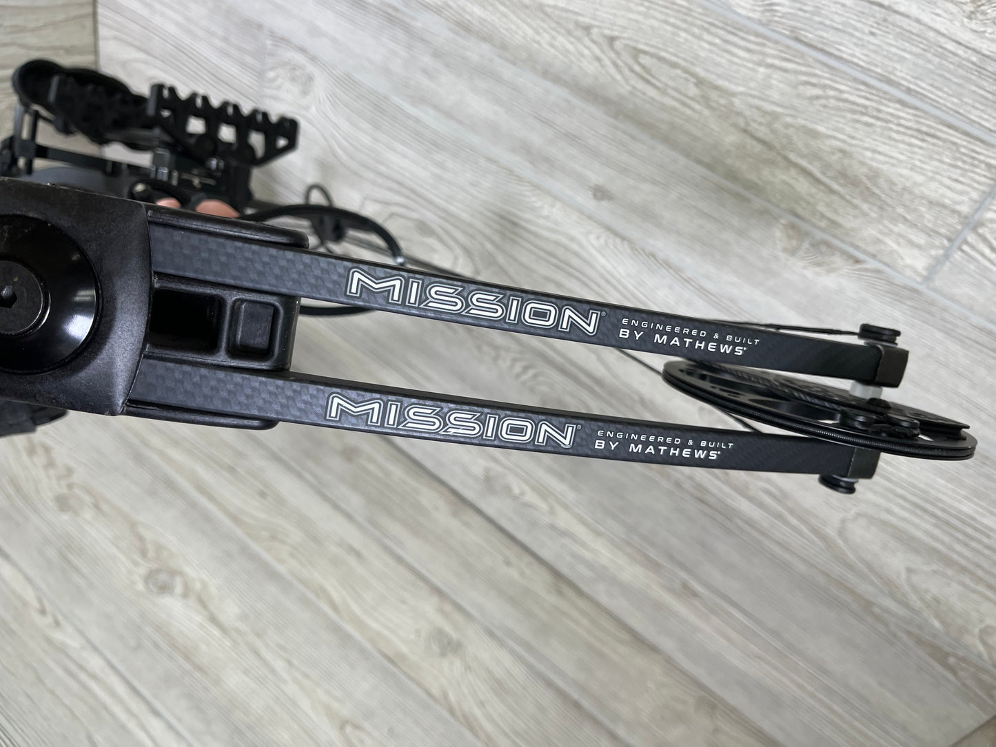 Used Mission Switch Black LH Ready To Hunt Bow Package