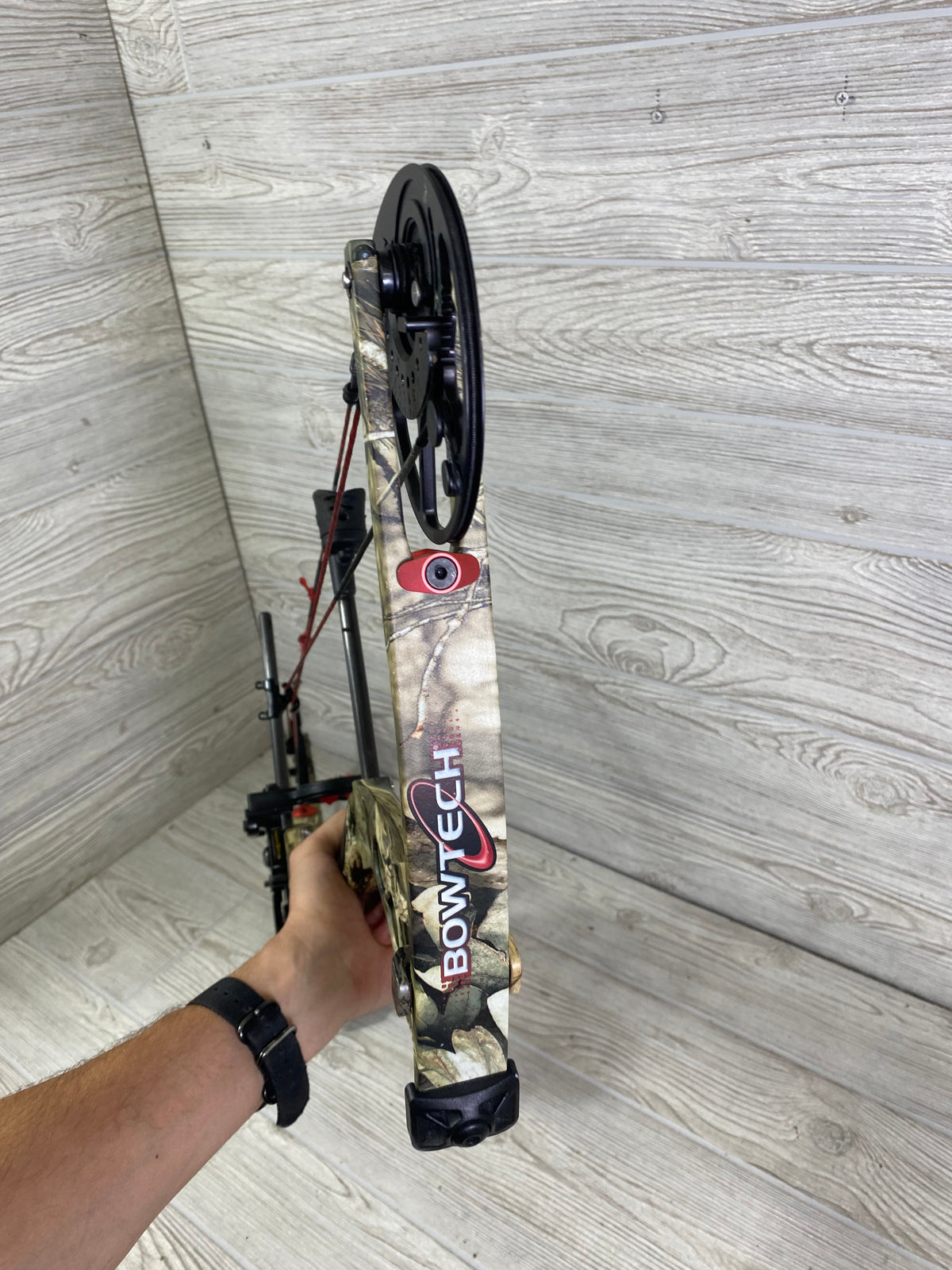 Bowtech Fuel LEFT Hand 18-30" 30-70lbs.