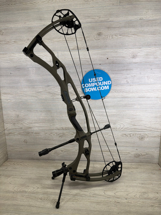 Used Hoyt Carbon RX-8 Ultra Right Hand 30" 70lb Wilderness Bow