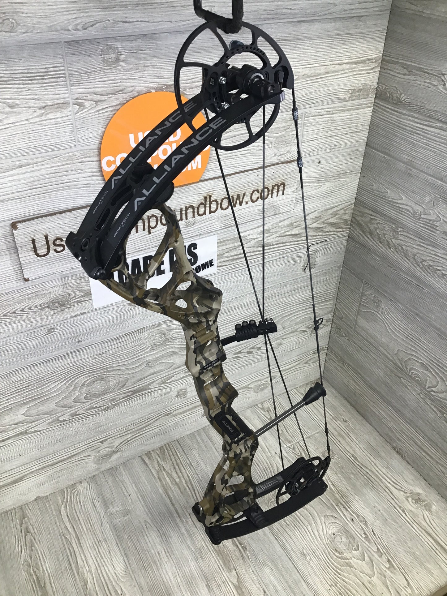 Used Bowtech Alliance Right Handed 50-60# 29" Bottomlands camo
