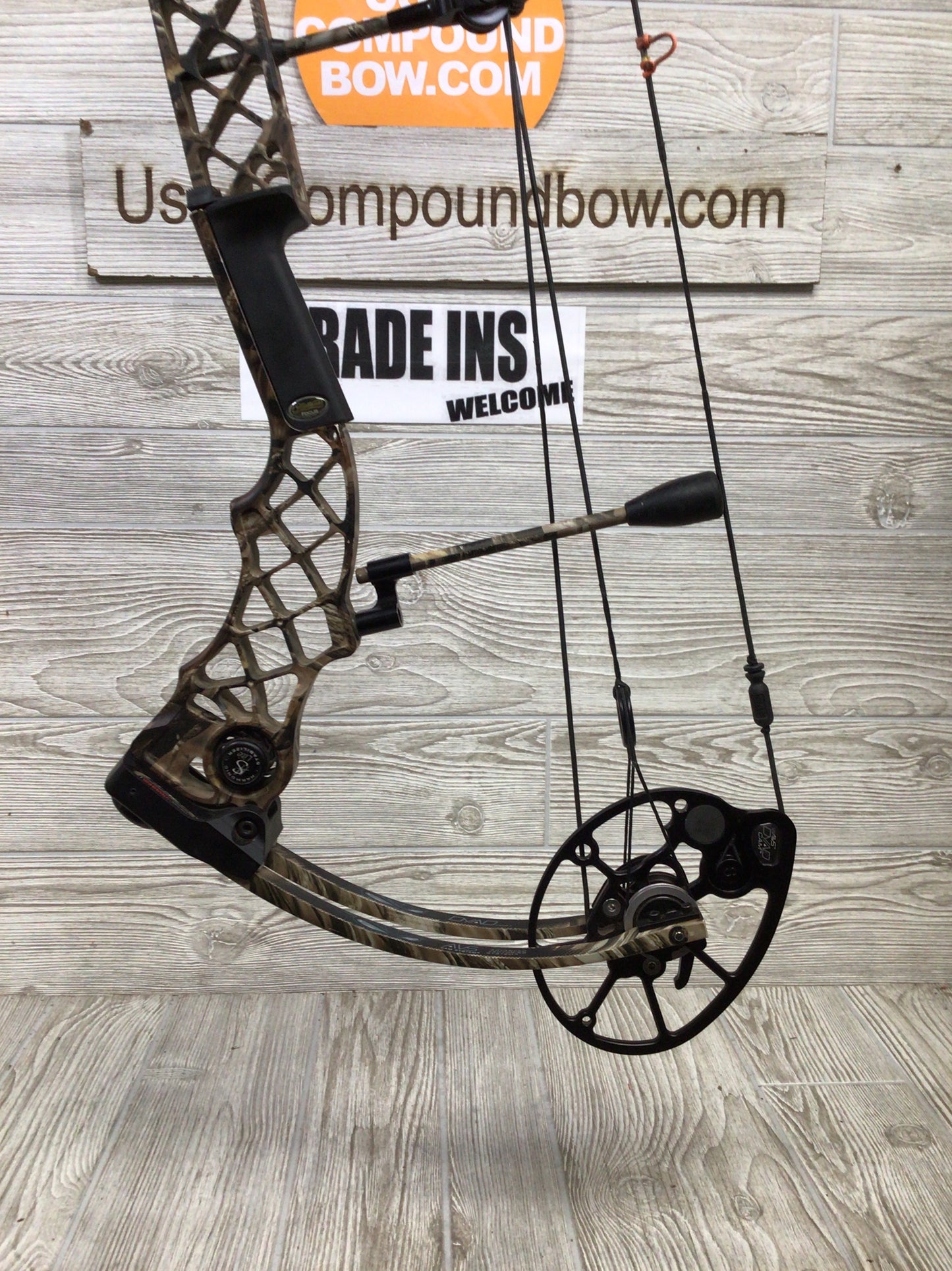 Used Mathews Chill 28/70 lost camo Right Handed