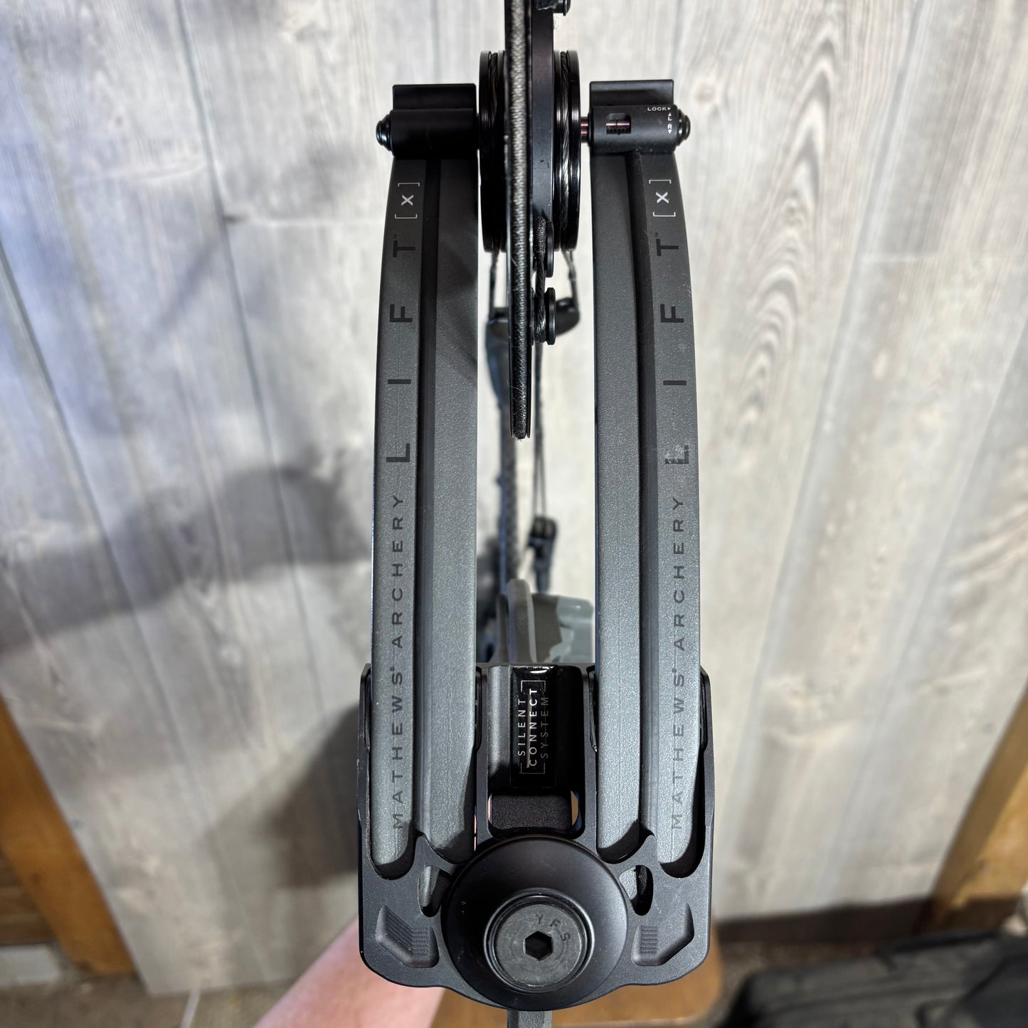 Used Mathews Lift X 33 RH Shale