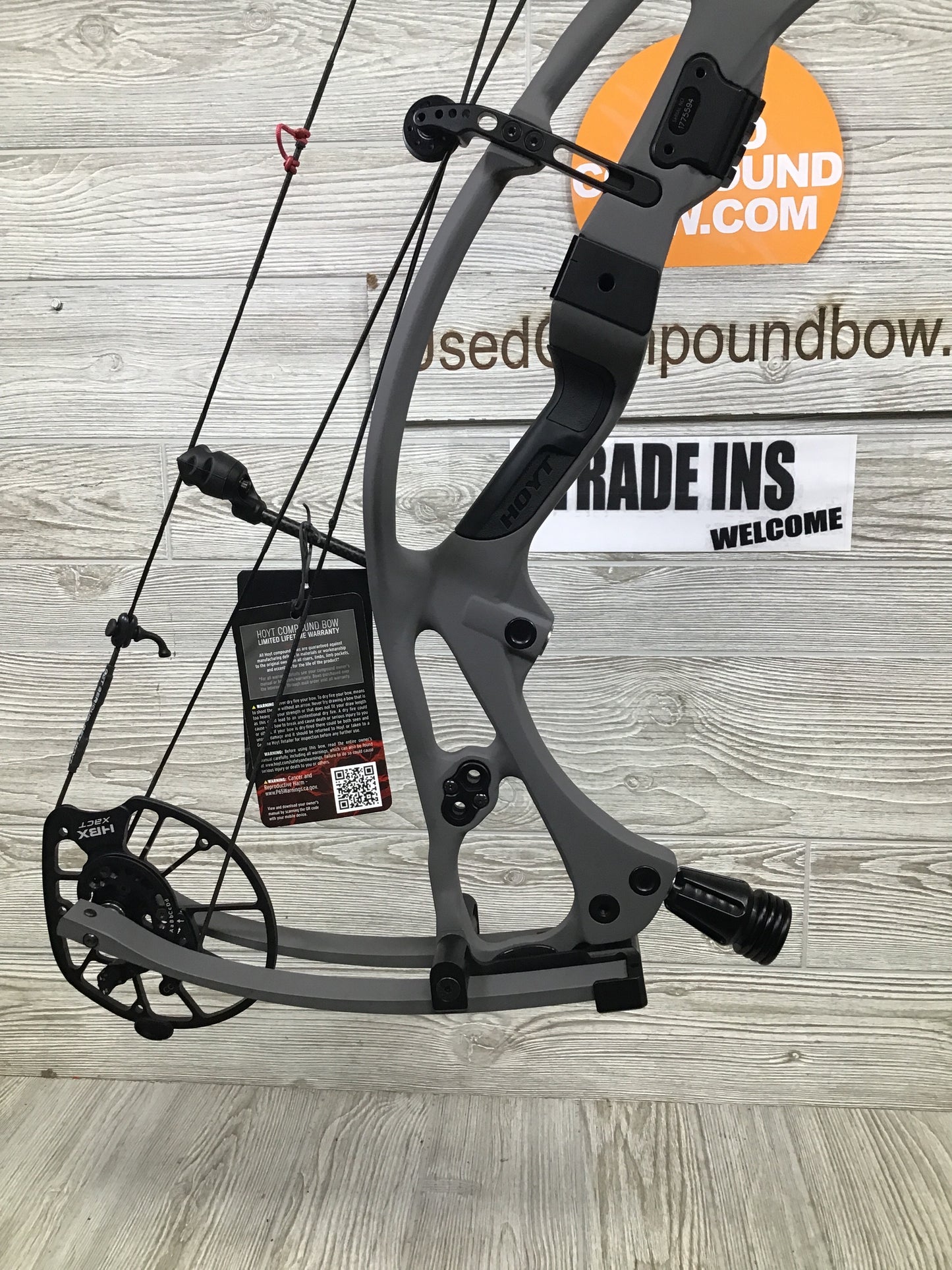 Hoyt RX-8 Right Hand 60-70# Tombstone 28.5-30"