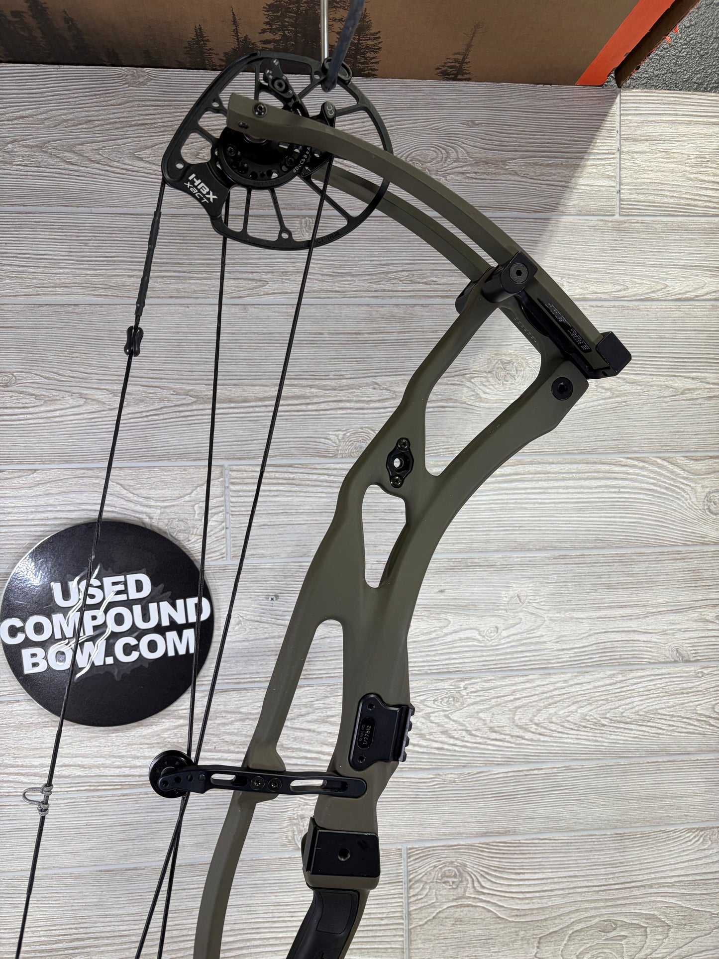 Hoyt RX-8 Ultra Right Hand Wilderness Green 60-70lbs 27-32"