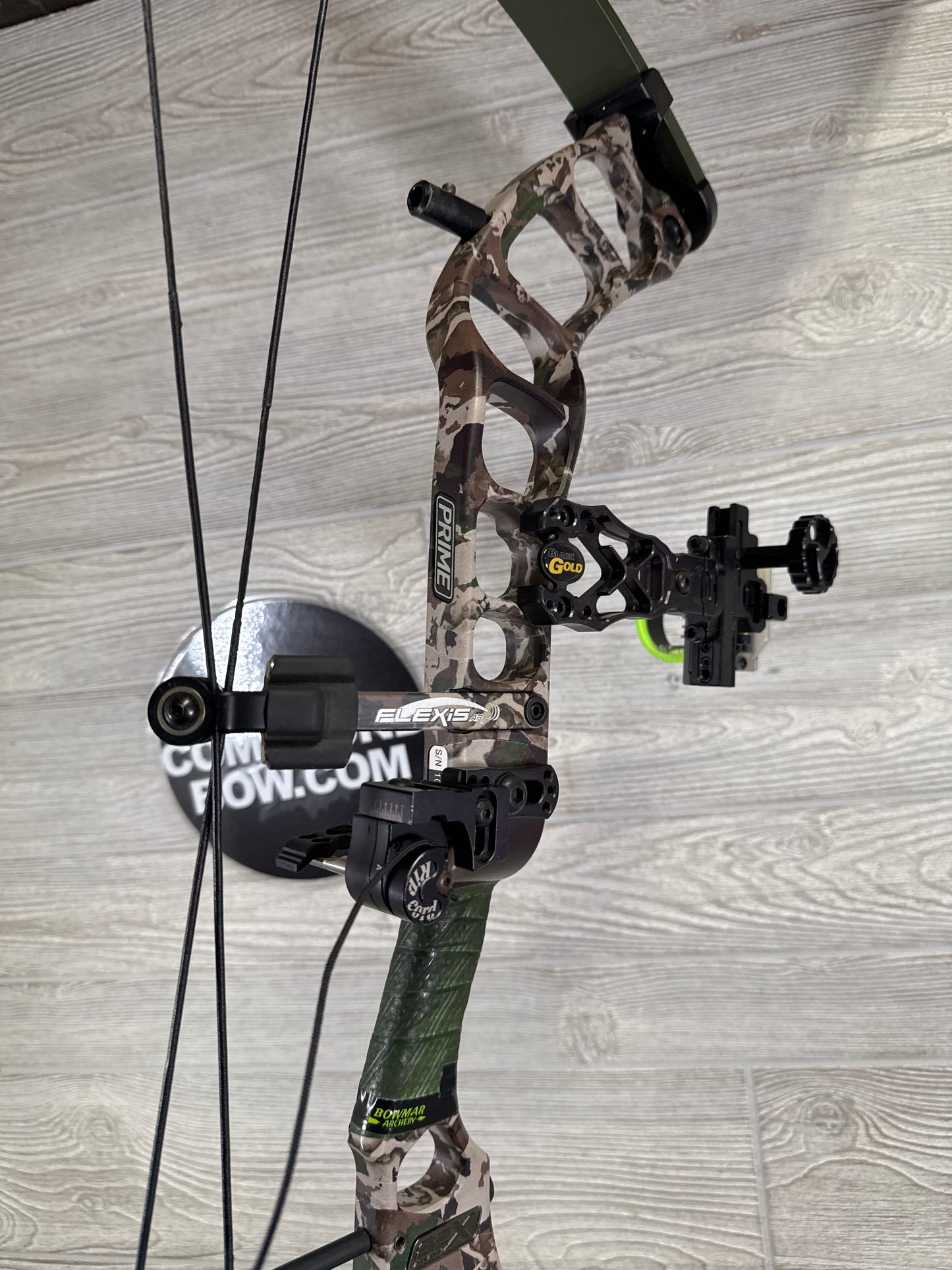 Used Prime Centergy 60-70# 28.5" Right Handed Camo/ Green Limb package