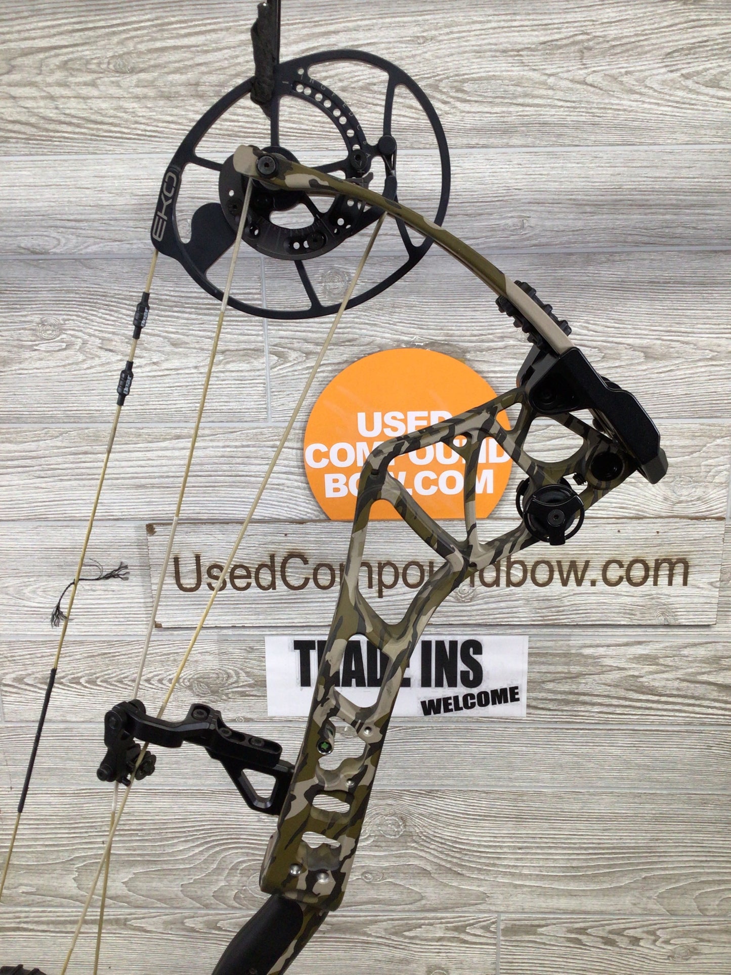 Bear Execute 30 RH 60-70lb 26"-30" Bottomlands Camo