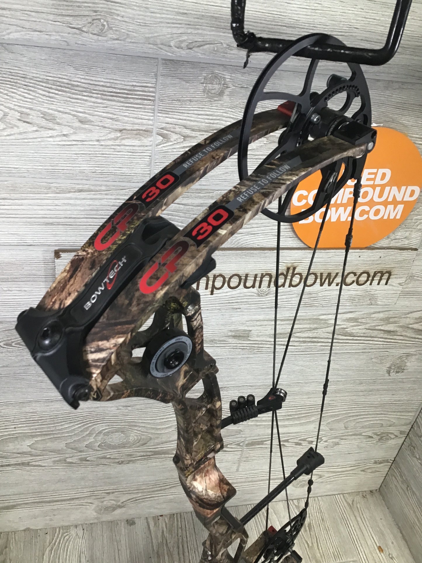 Used Bowtech CP30 RH Mossy Oak 60-70