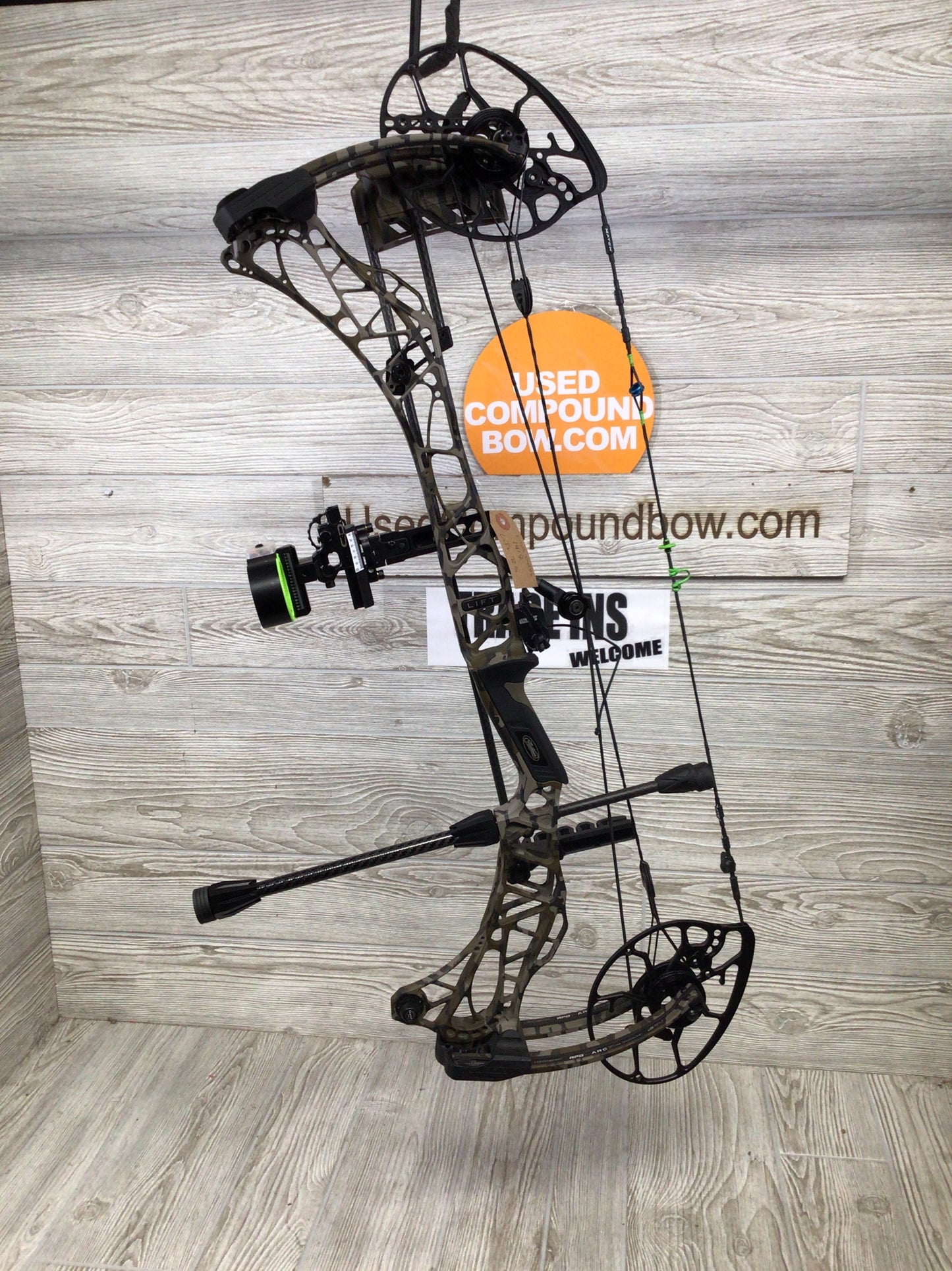 Used Mathews Lift RS Right Handed Bottomlands PACKAGE 28/75#