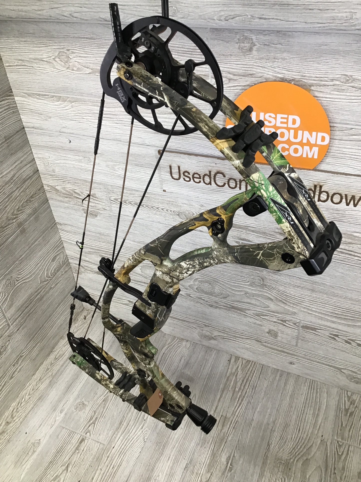Used Hoyt RX-7 Right Hand 60-70# Realtree Edge 25-30"