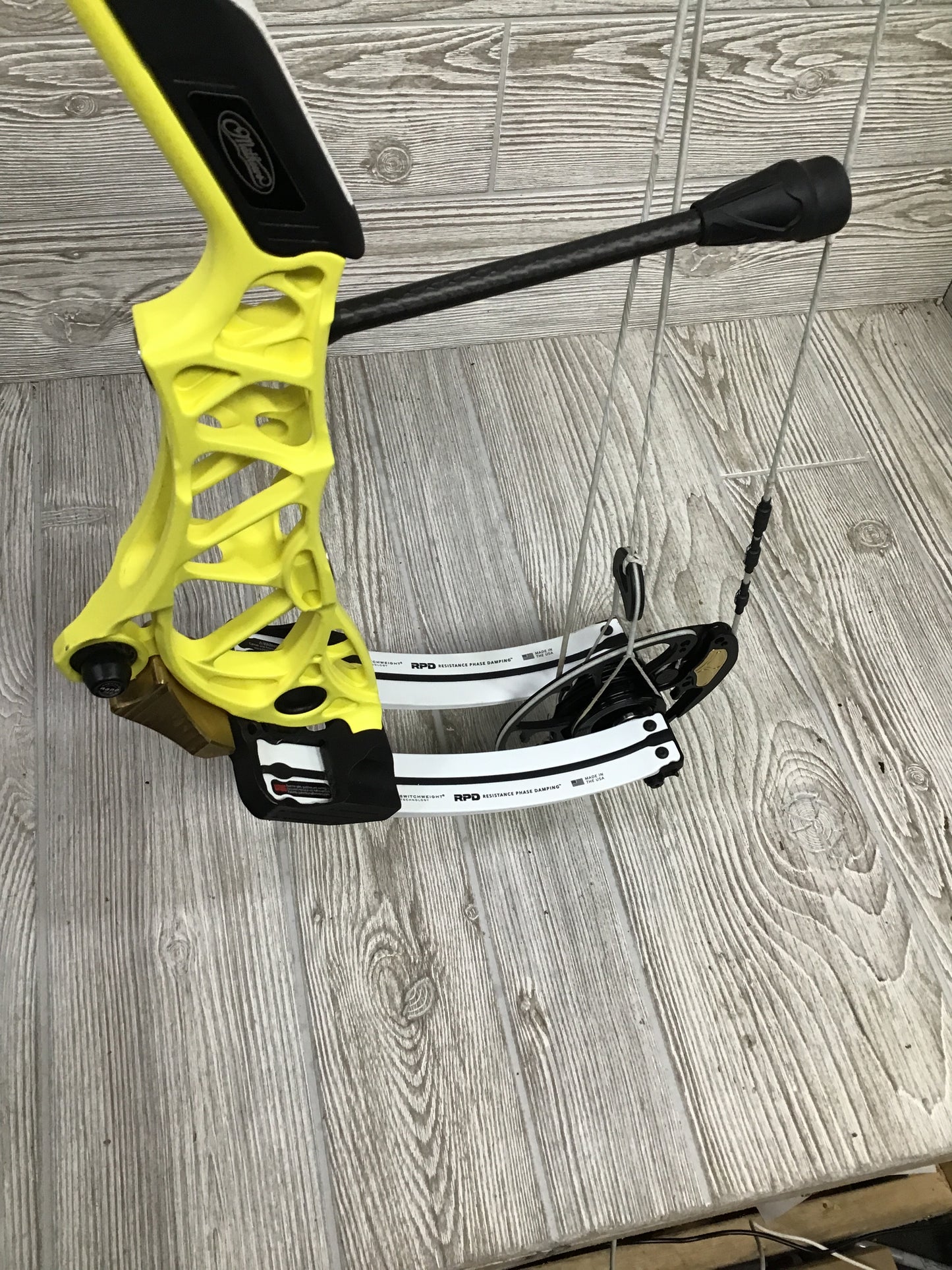 Used Mathews Title 36 G2 RH Yellow, White Limb