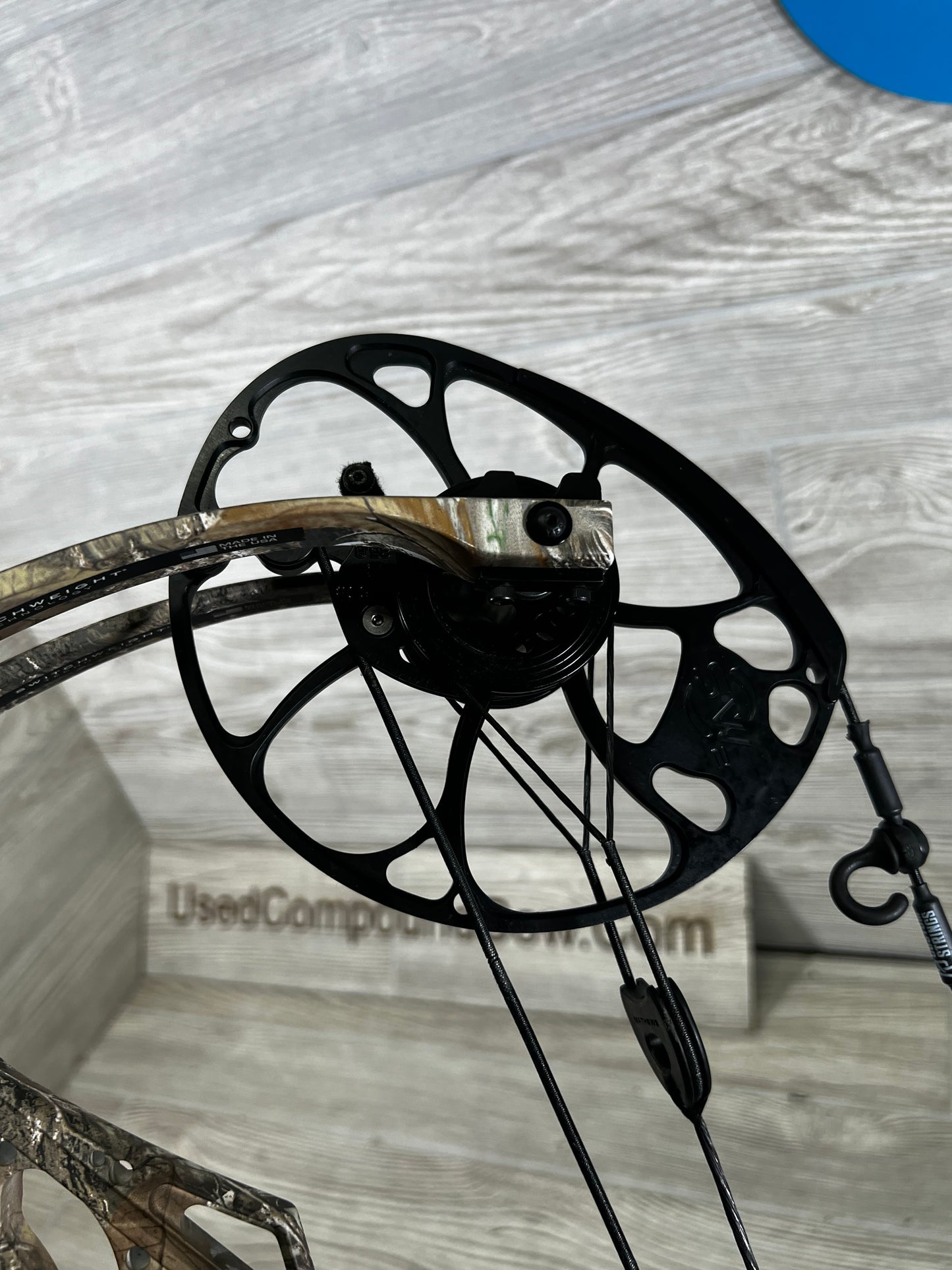 Used Mathews V3 31 Right Hand Realtree Camo