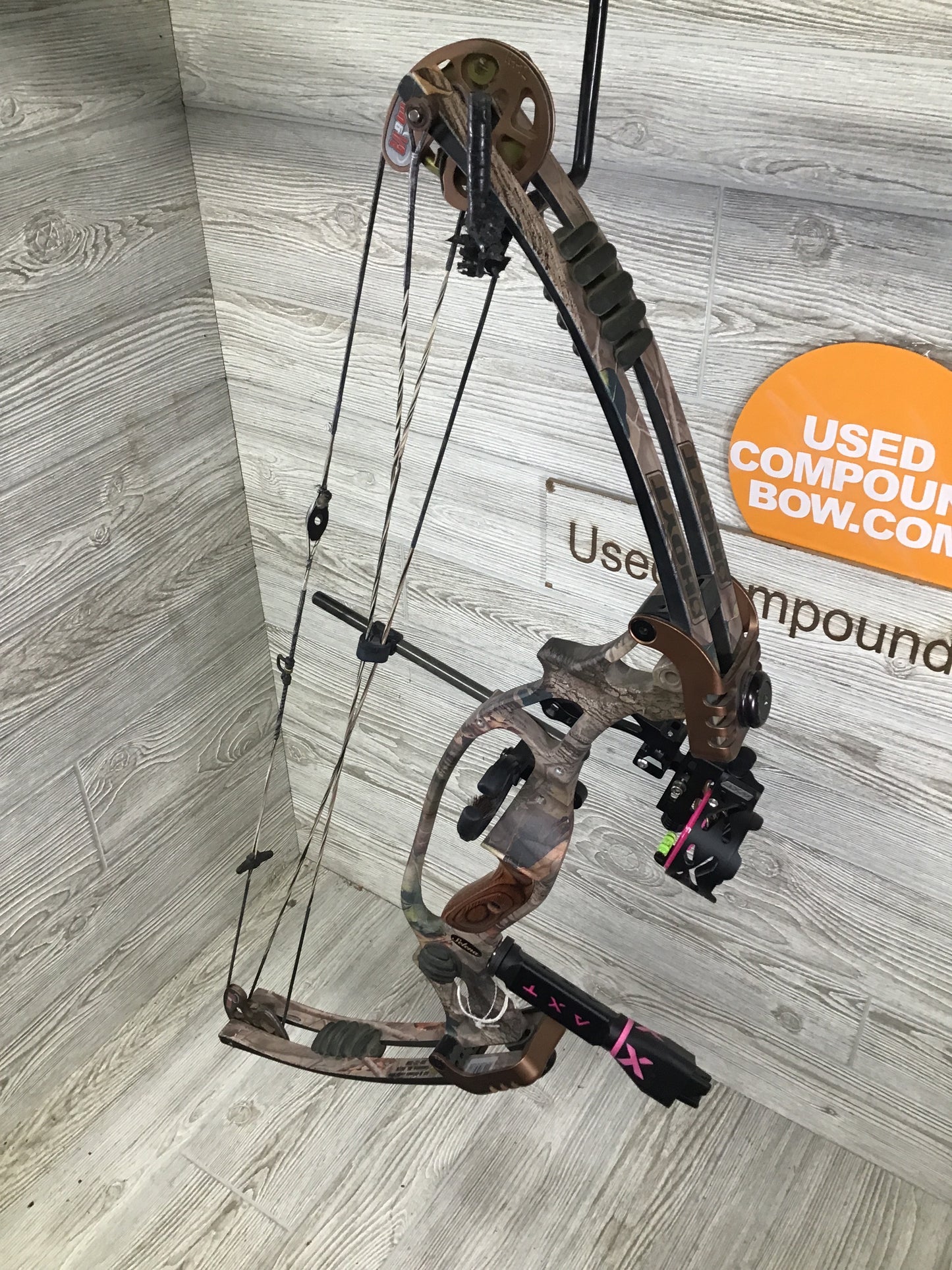 Hoyt Selena Left Handed package 22.5-25" 40-50# camo