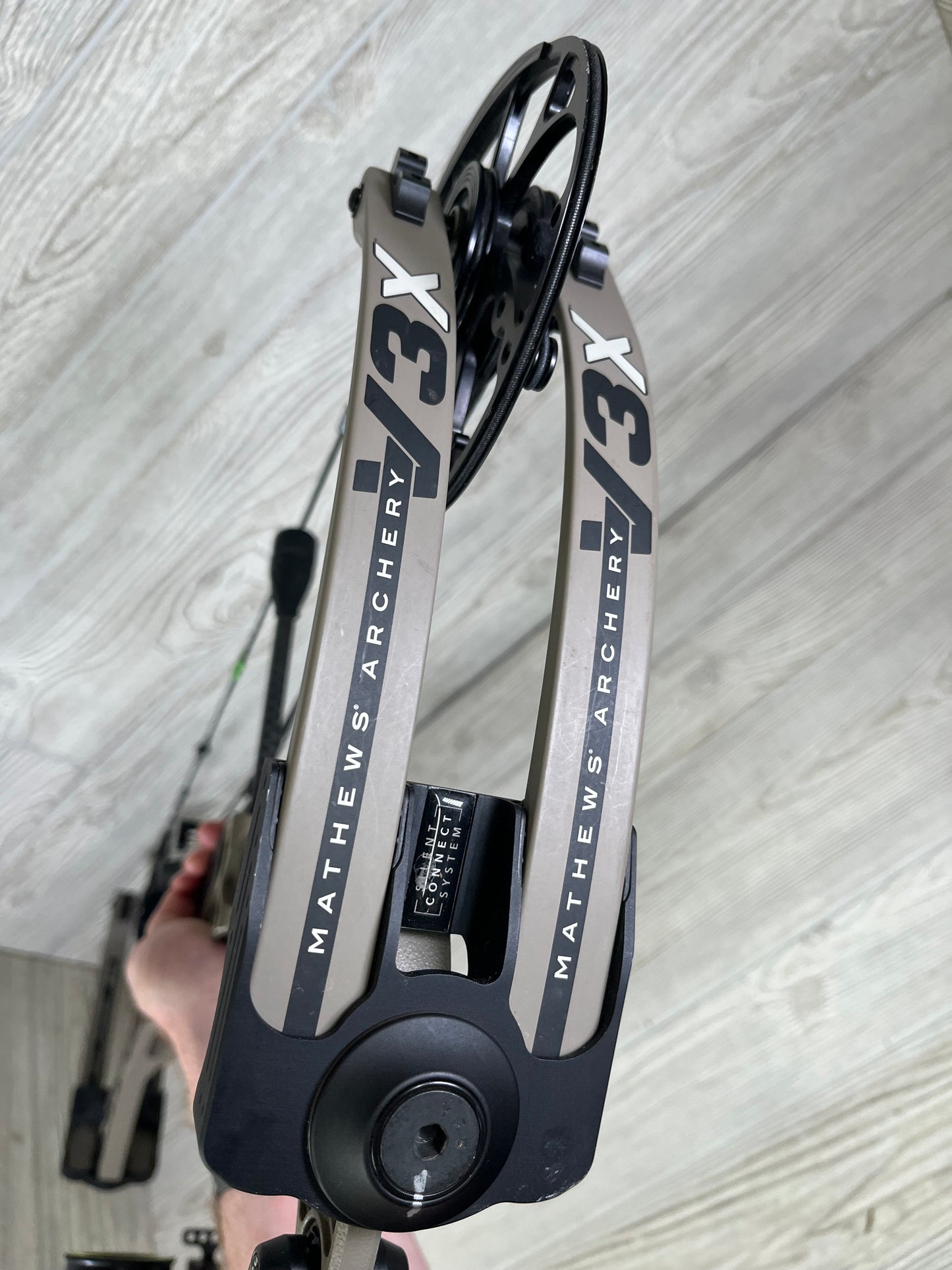 Used Mathews V3X 33 RH Granite Package