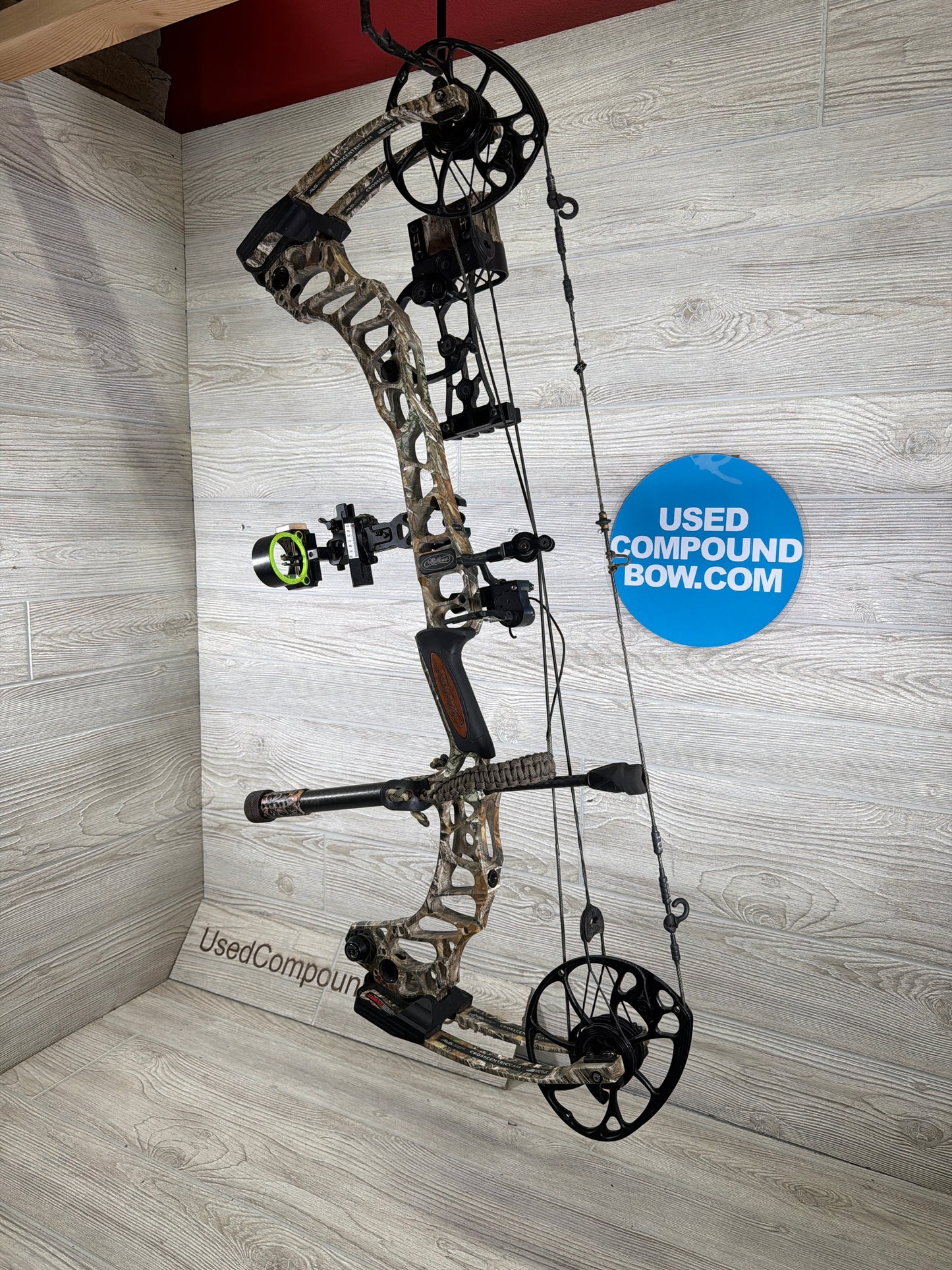 Used Mathews Vertix 29" 70lb Right Hand RealTree Edge Bow Pkg