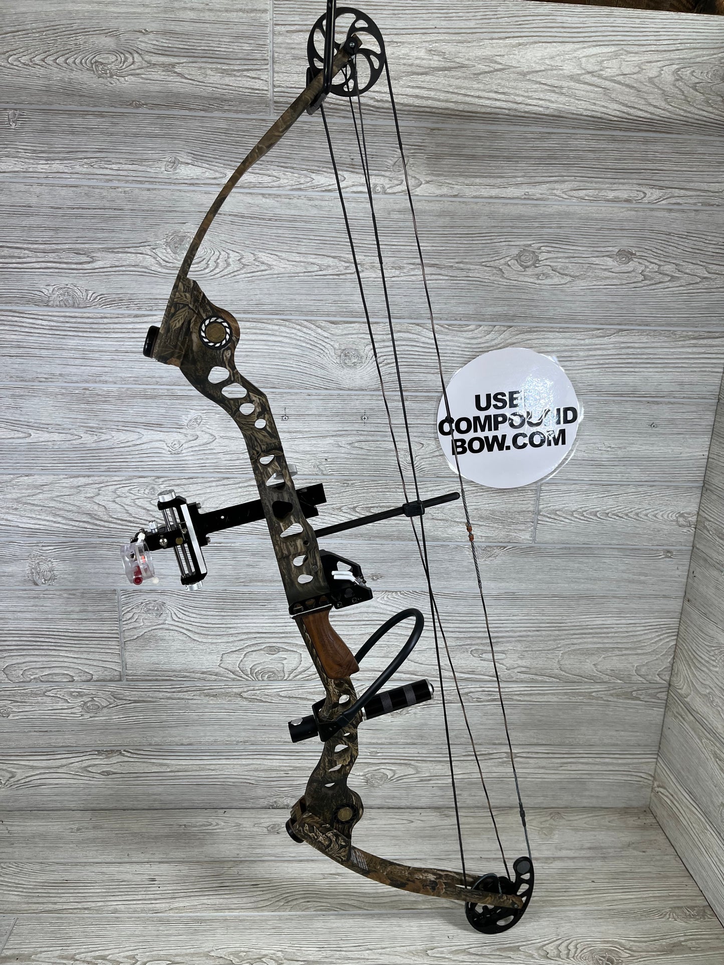 Used Mathews Conquest 2 29" 60lb Right Handed Bow Package
