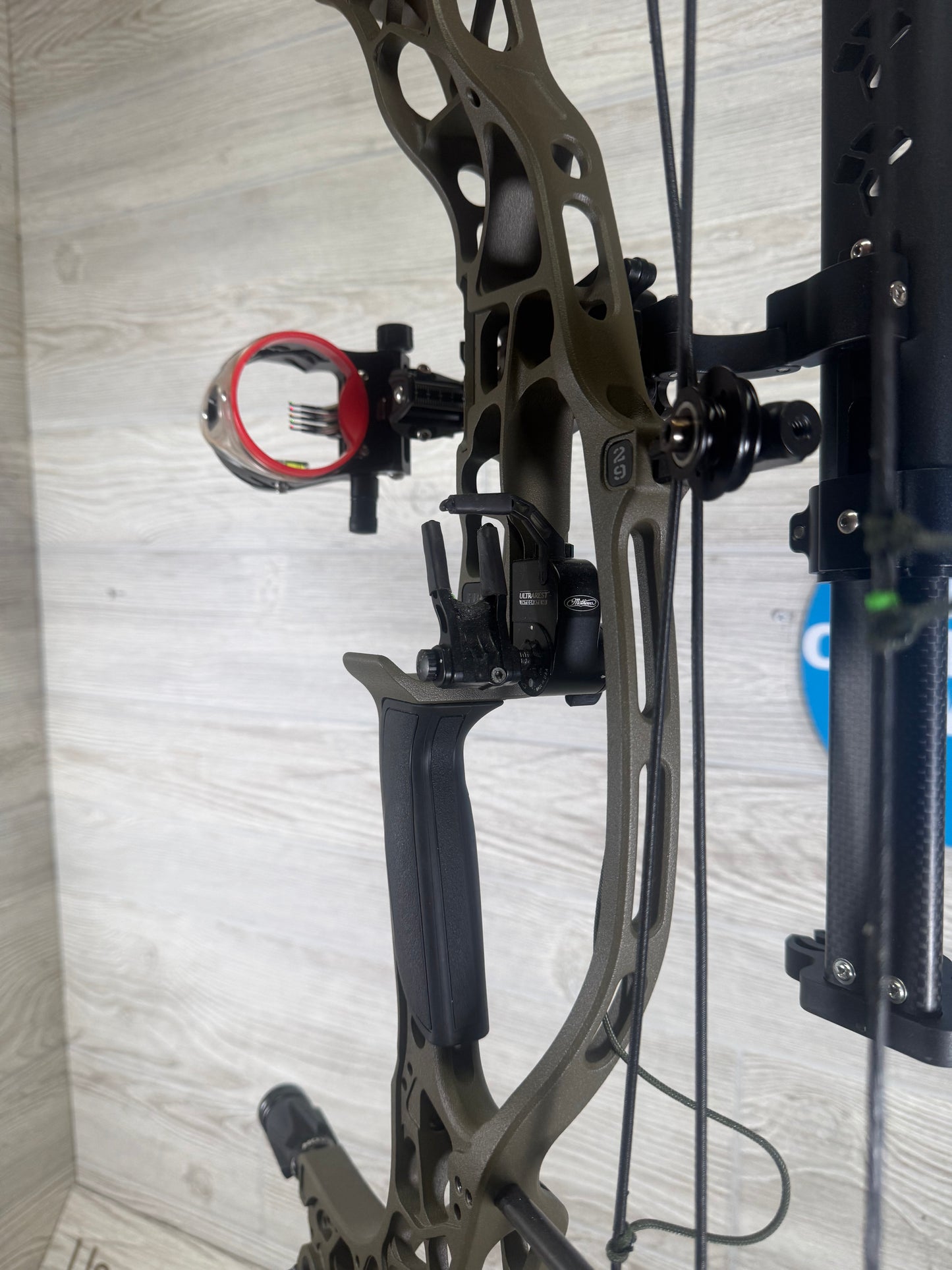 Used Hoyt Alpha AX-3 29 RH 50-60# Wilderness