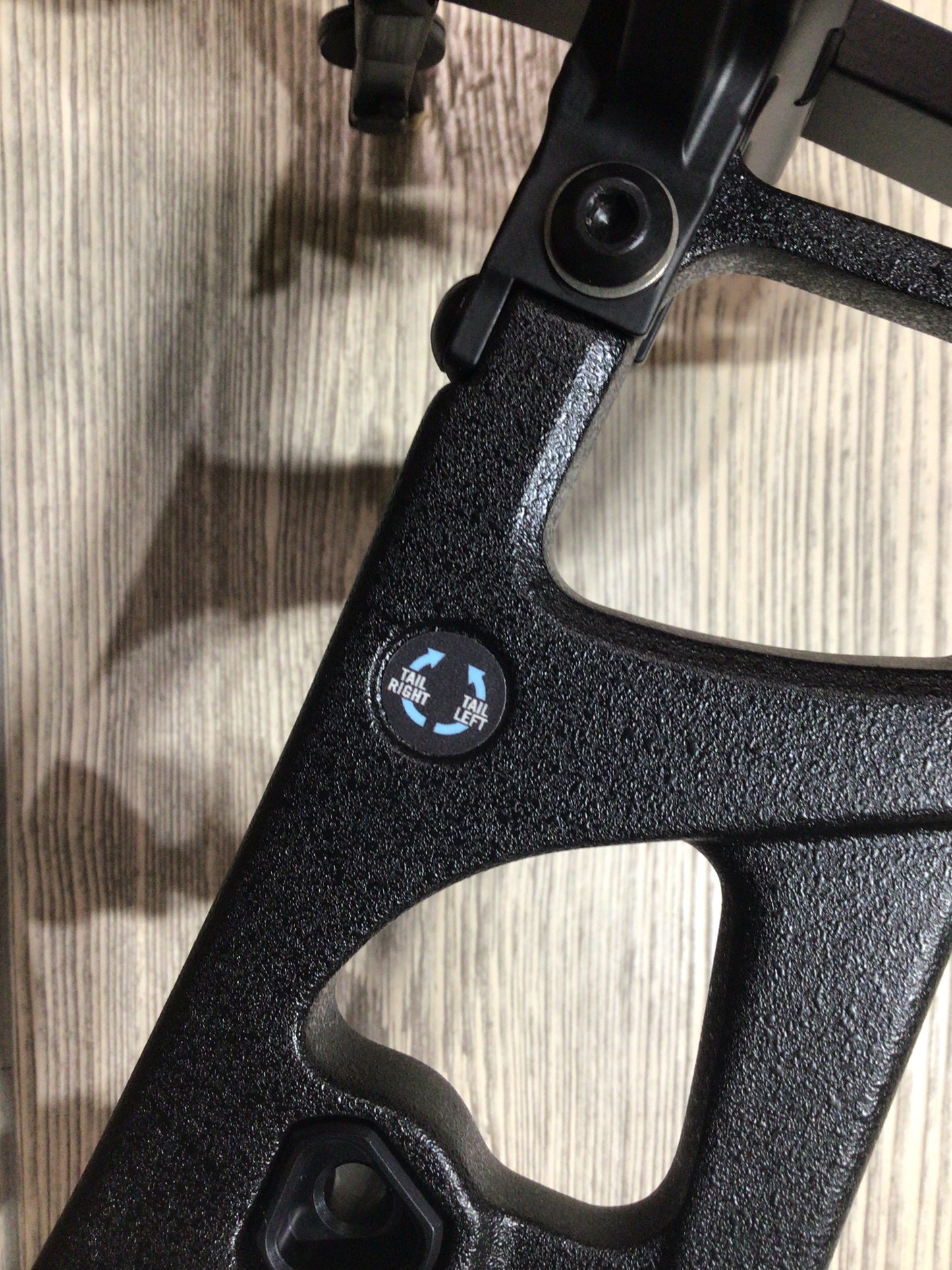 Used Elite Eon Carbon Black RH 70lbs