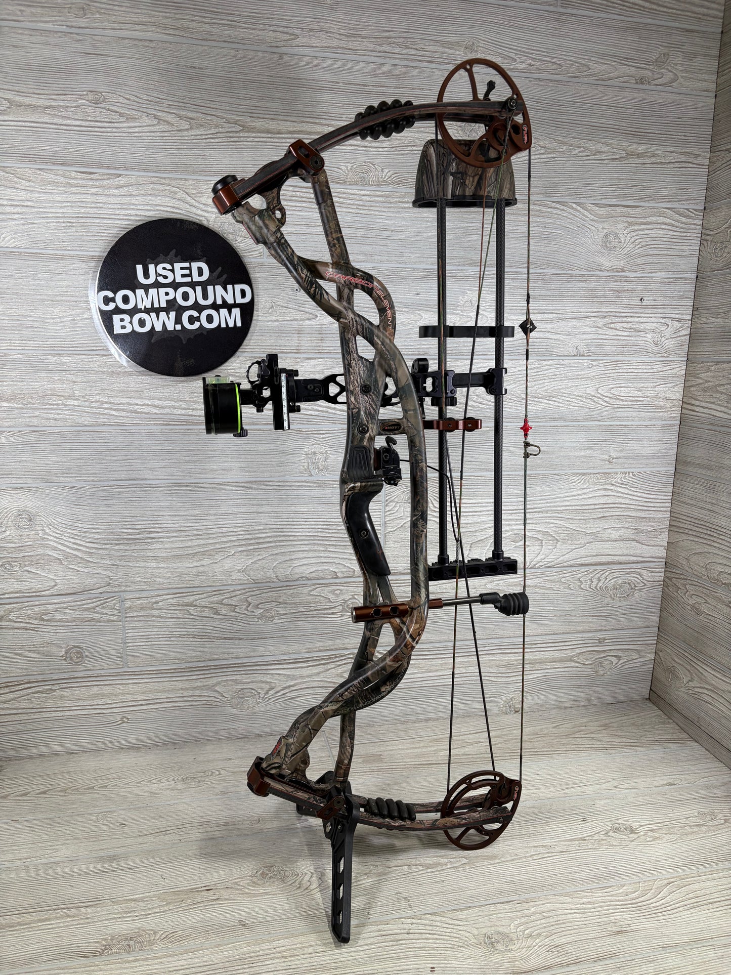 Used Hoyt Carbon Element Right Hand 29" 60lb. Package