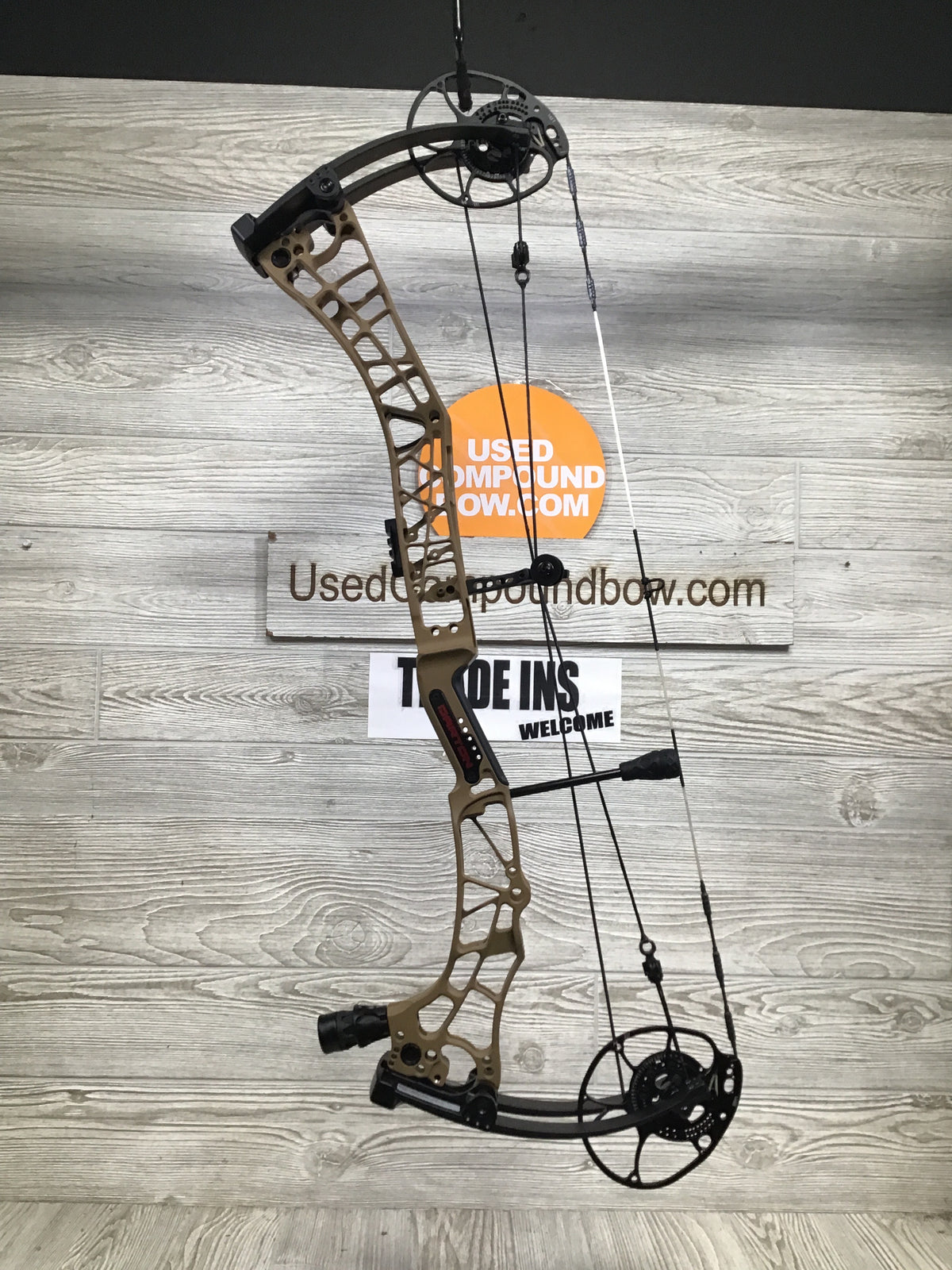 Used Darton Tritech 31 Right Handed Flat Dark Earth 70LB 29" Draw