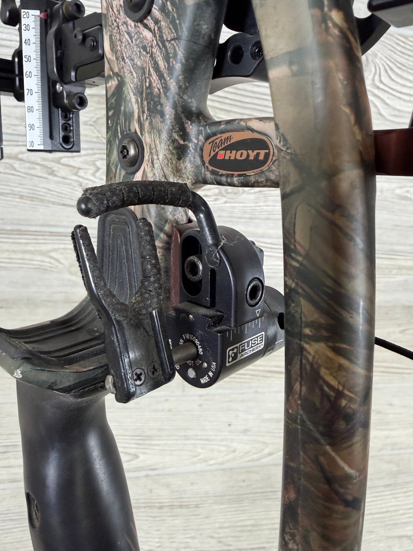 Used Hoyt Carbon Element Right Hand 29" 60lb. Package