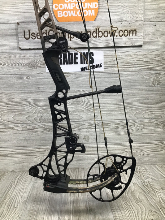 Used Mathews Lift X 33 Earth Fade W/ Subalpine limbs Right Hand 28/70