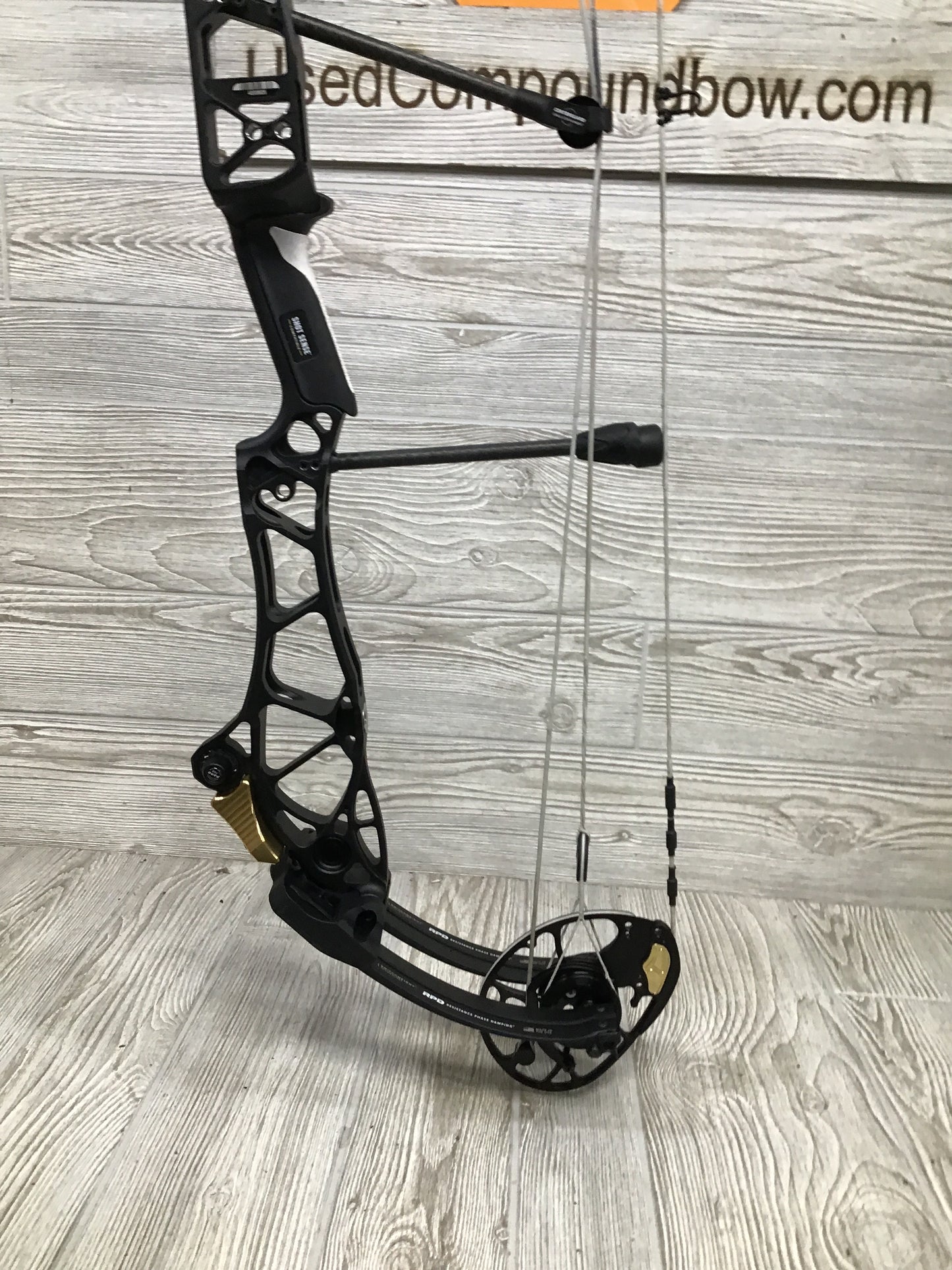 Mathews Title 40 Gen 2 Left Handed Black