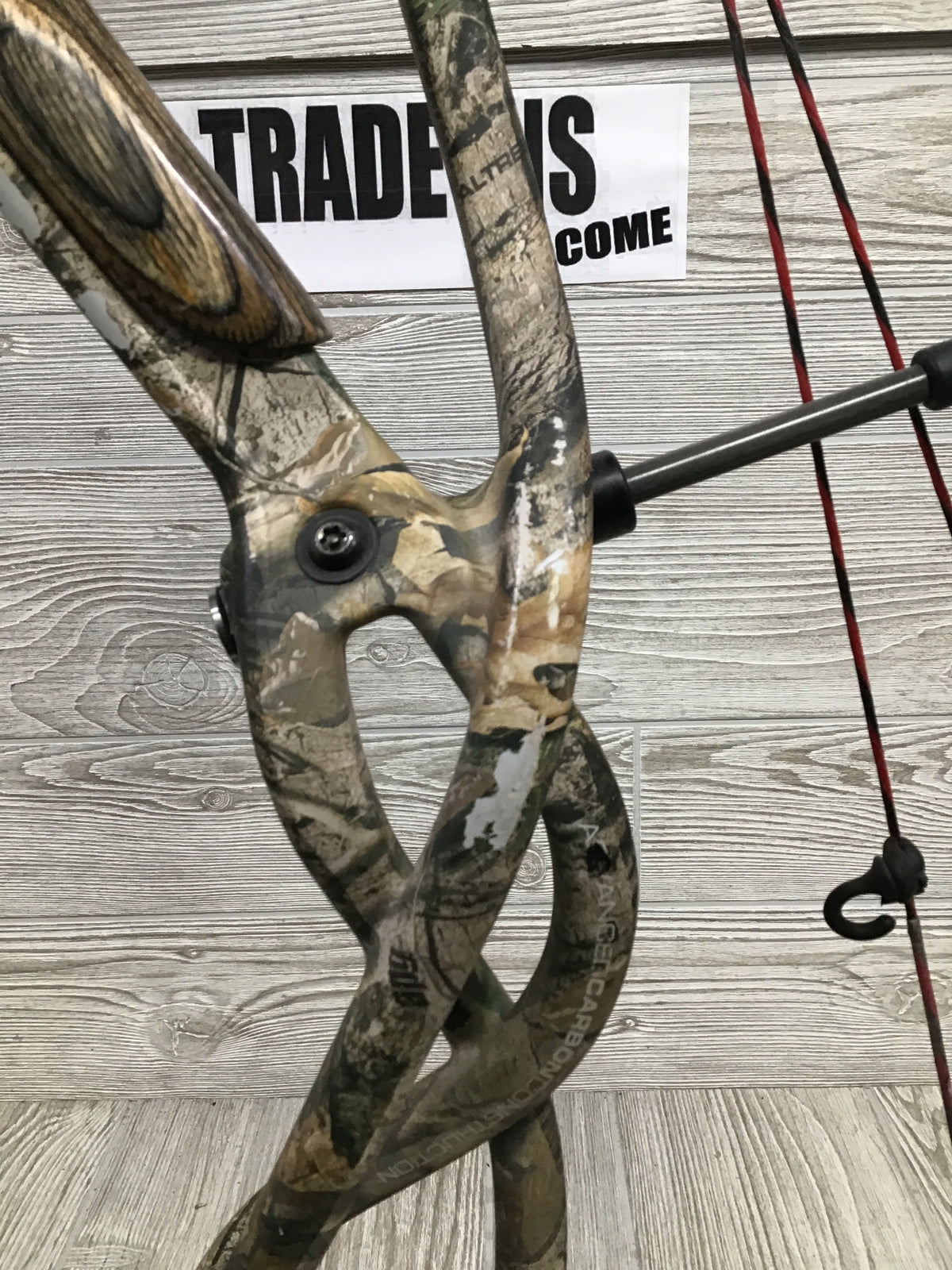 Used Hoyt Carbon Matrix 29" 70lb Right Hand Camo Bow Pkg