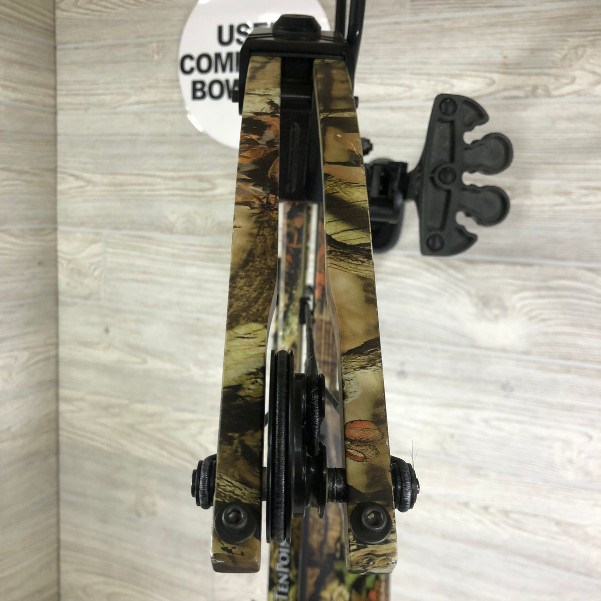 TenPoint Titan Xtreme Crossbow  Package