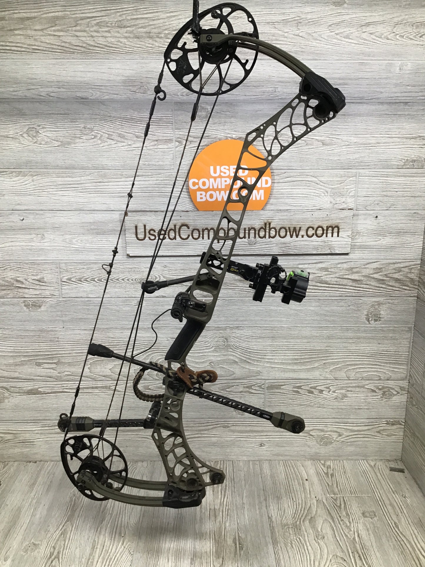 Used Mathews Phase 4 33 Green Ambush 27.5/70# Package