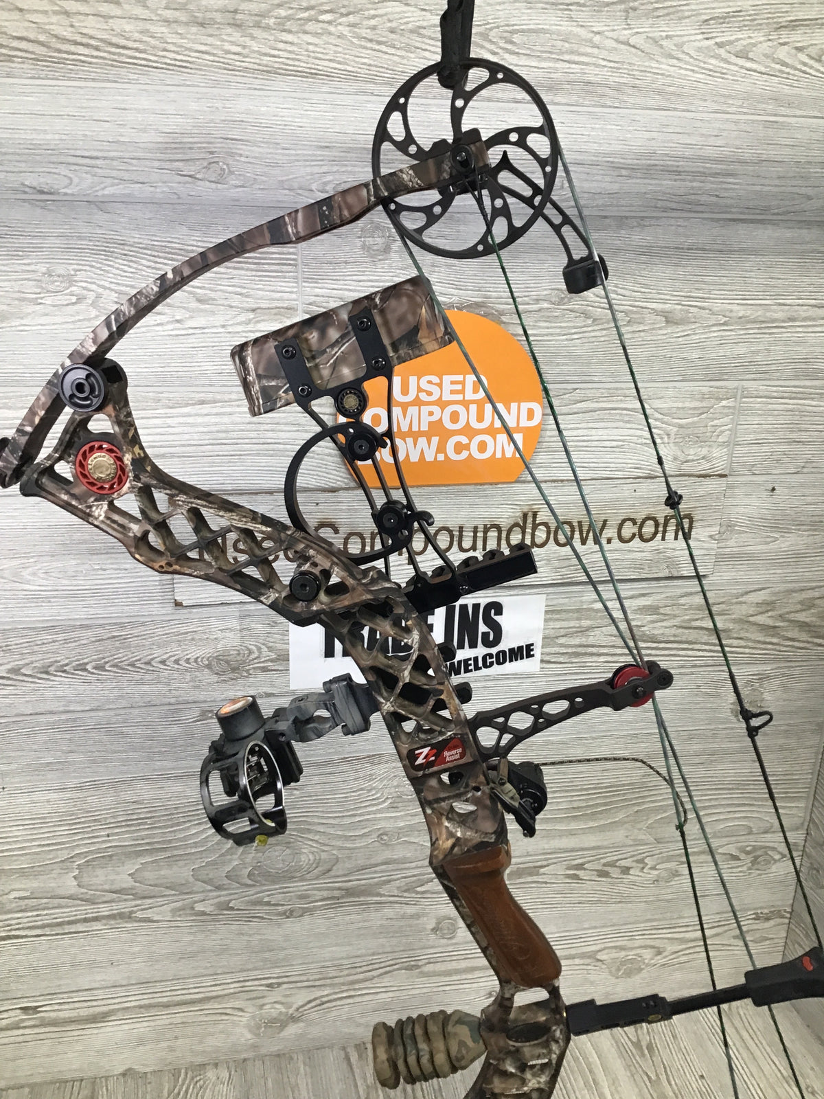 Used Mathews Z7 Right Hand 28" 70# Package